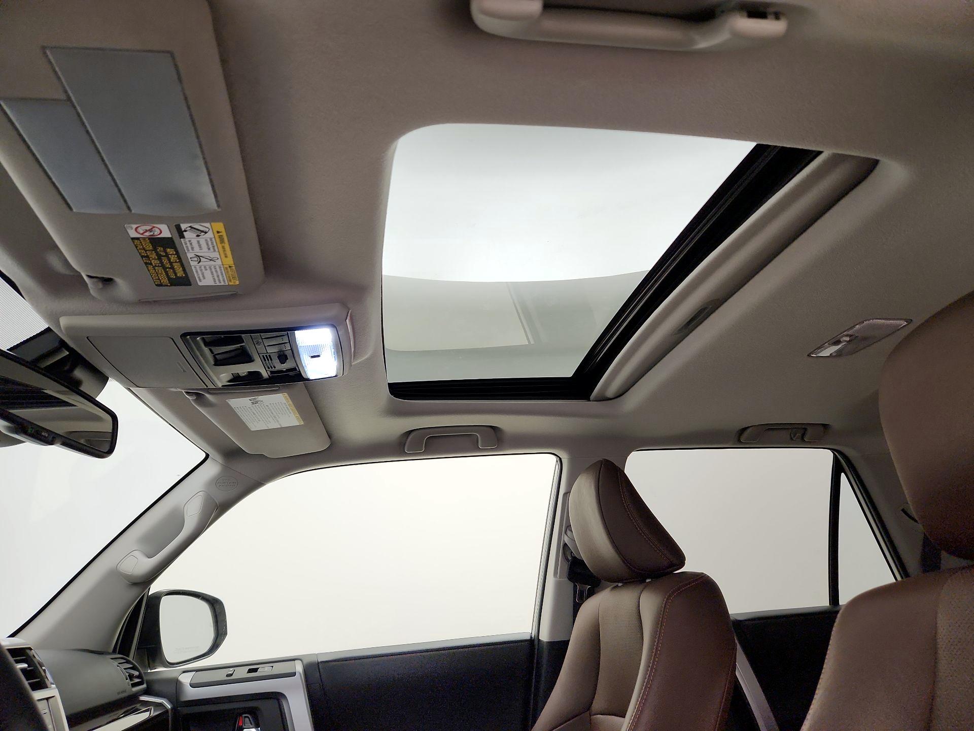 Thumbnail: 2022 Toyota 4Runner - 20