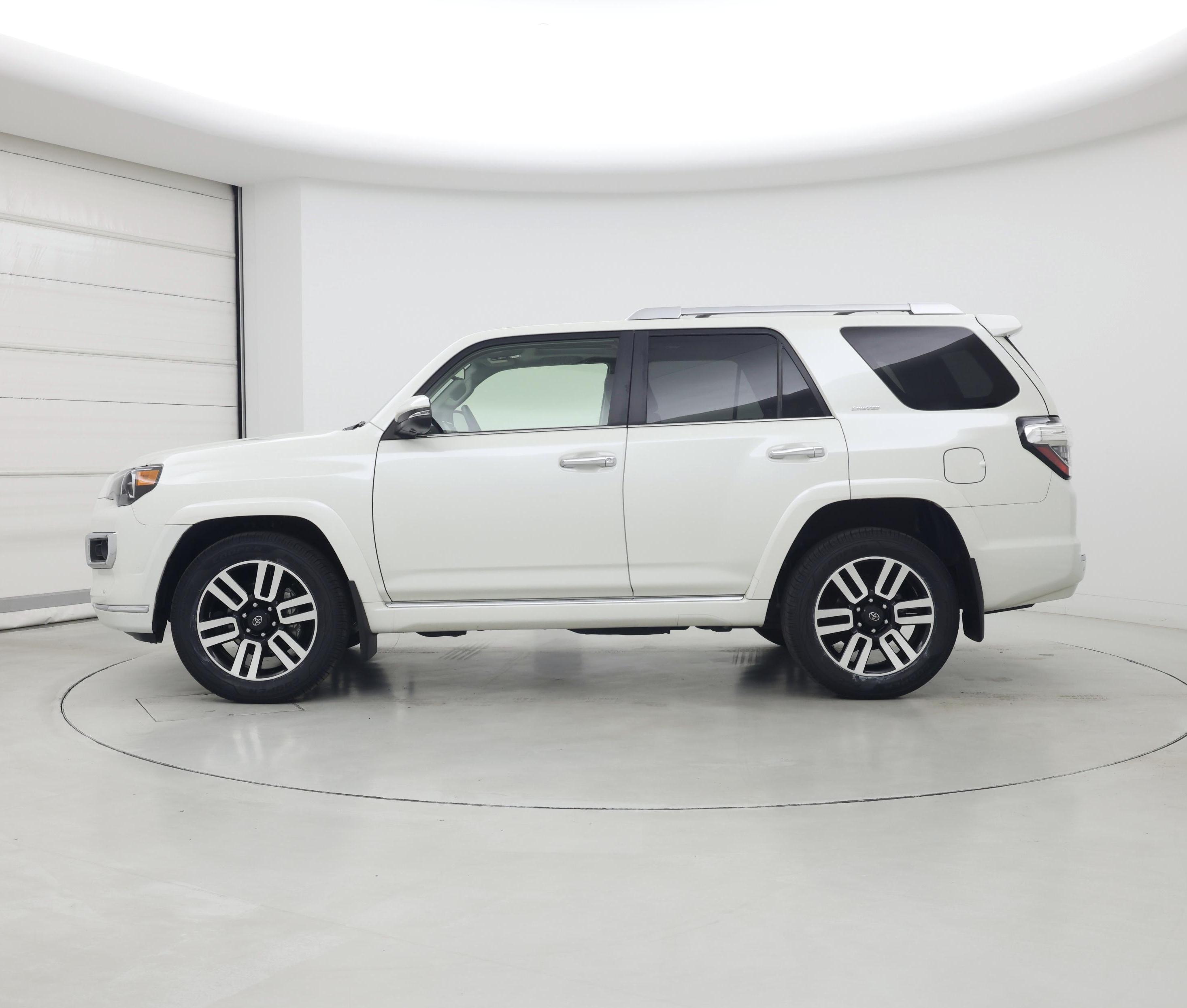 Thumbnail: 2022 Toyota 4Runner - 3