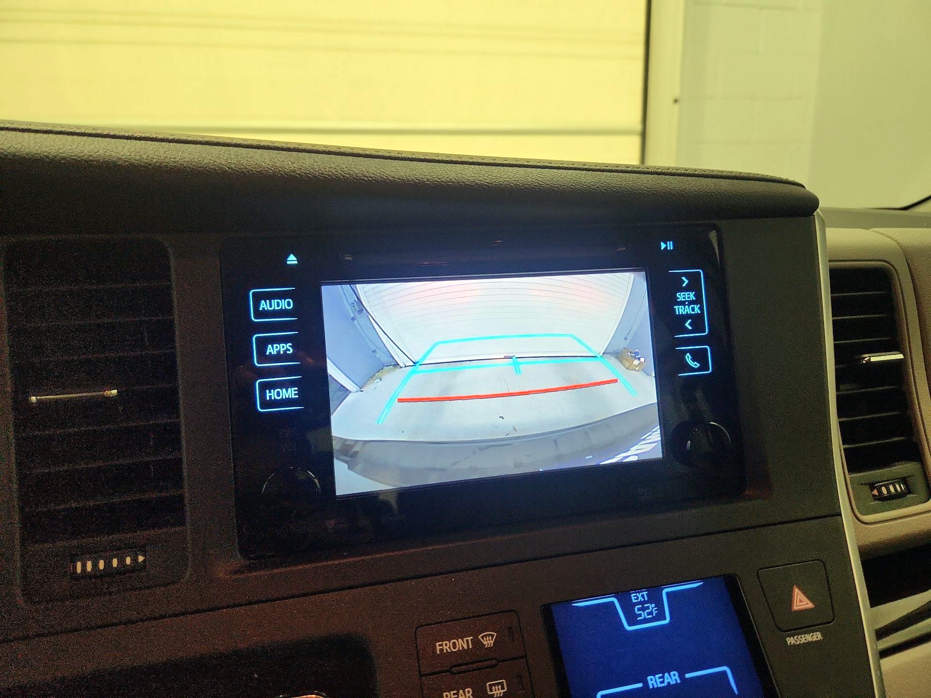 Thumbnail: 2016 Toyota Sienna - 14