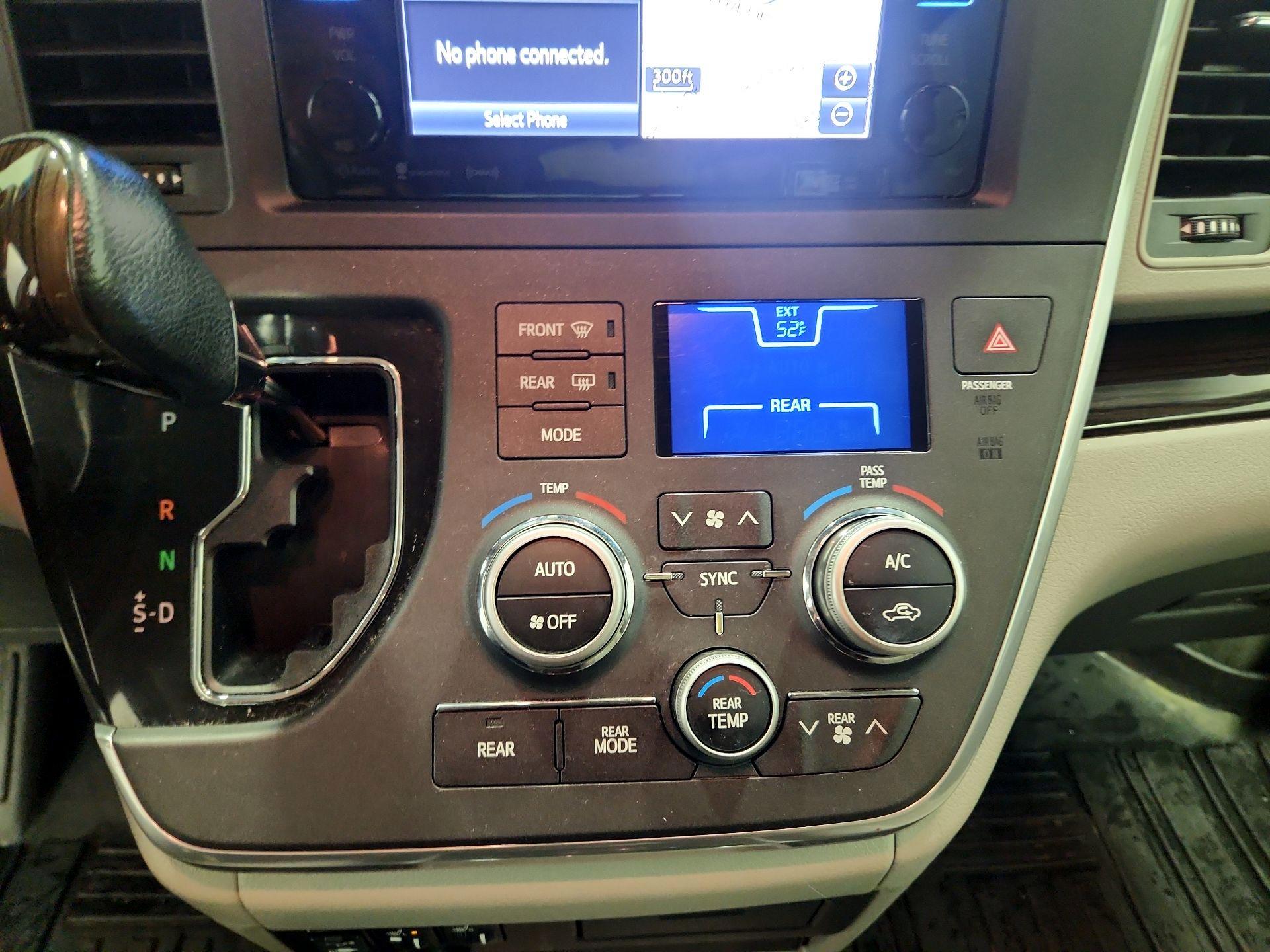 Thumbnail: 2016 Toyota Sienna - 16