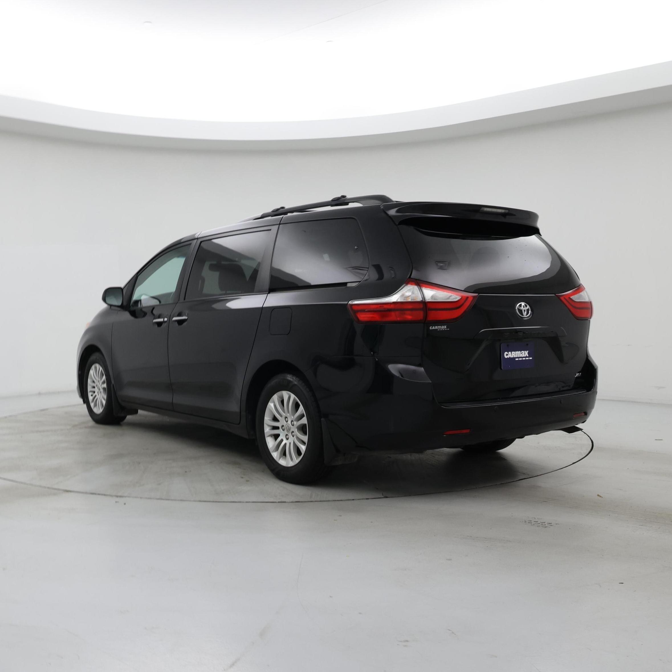 Thumbnail: 2016 Toyota Sienna - 2
