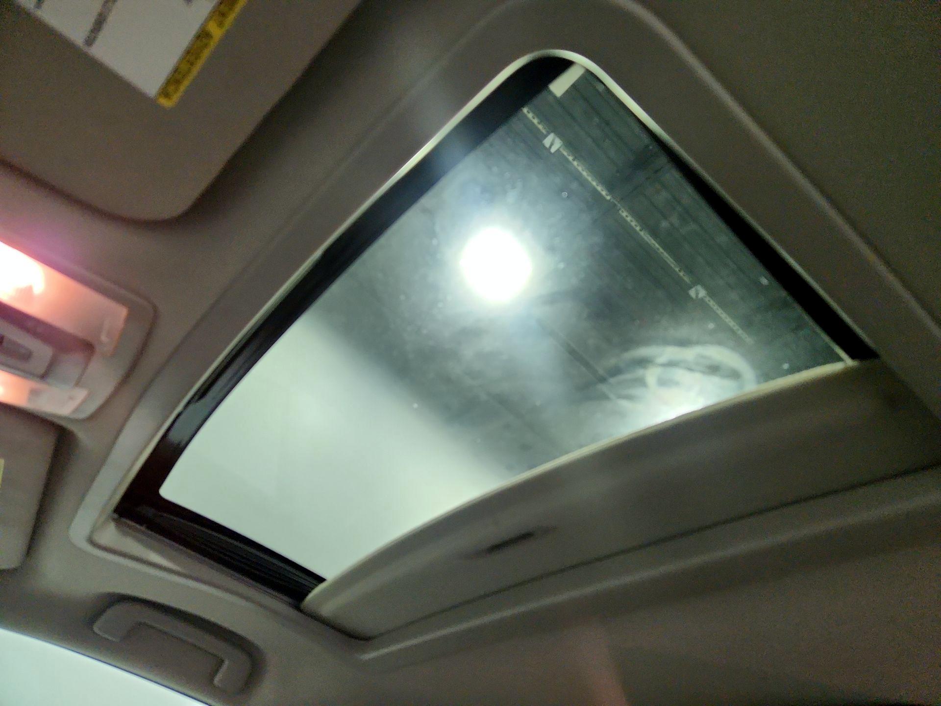 Thumbnail: 2016 Toyota Sienna - 19