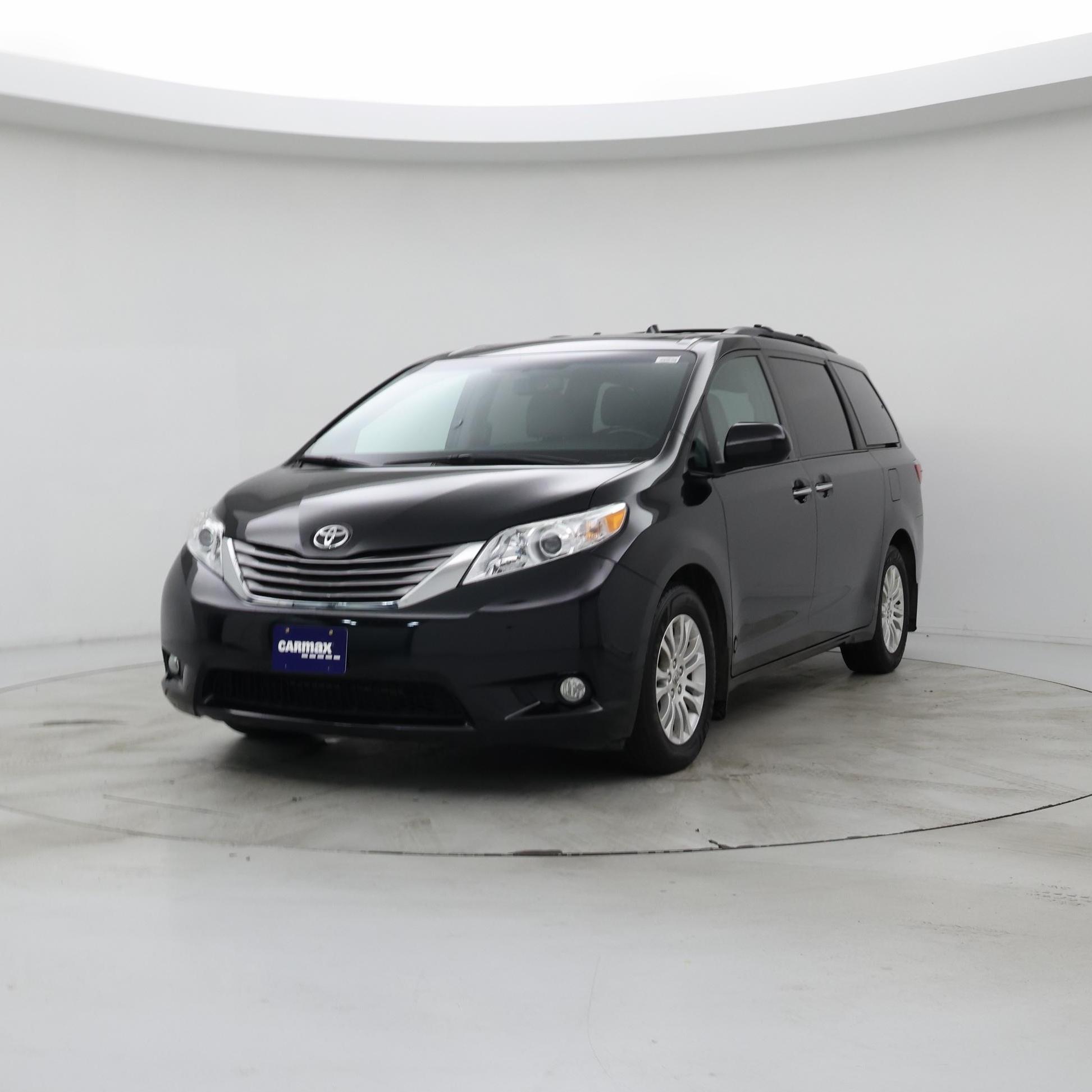 Thumbnail: 2016 Toyota Sienna - 4