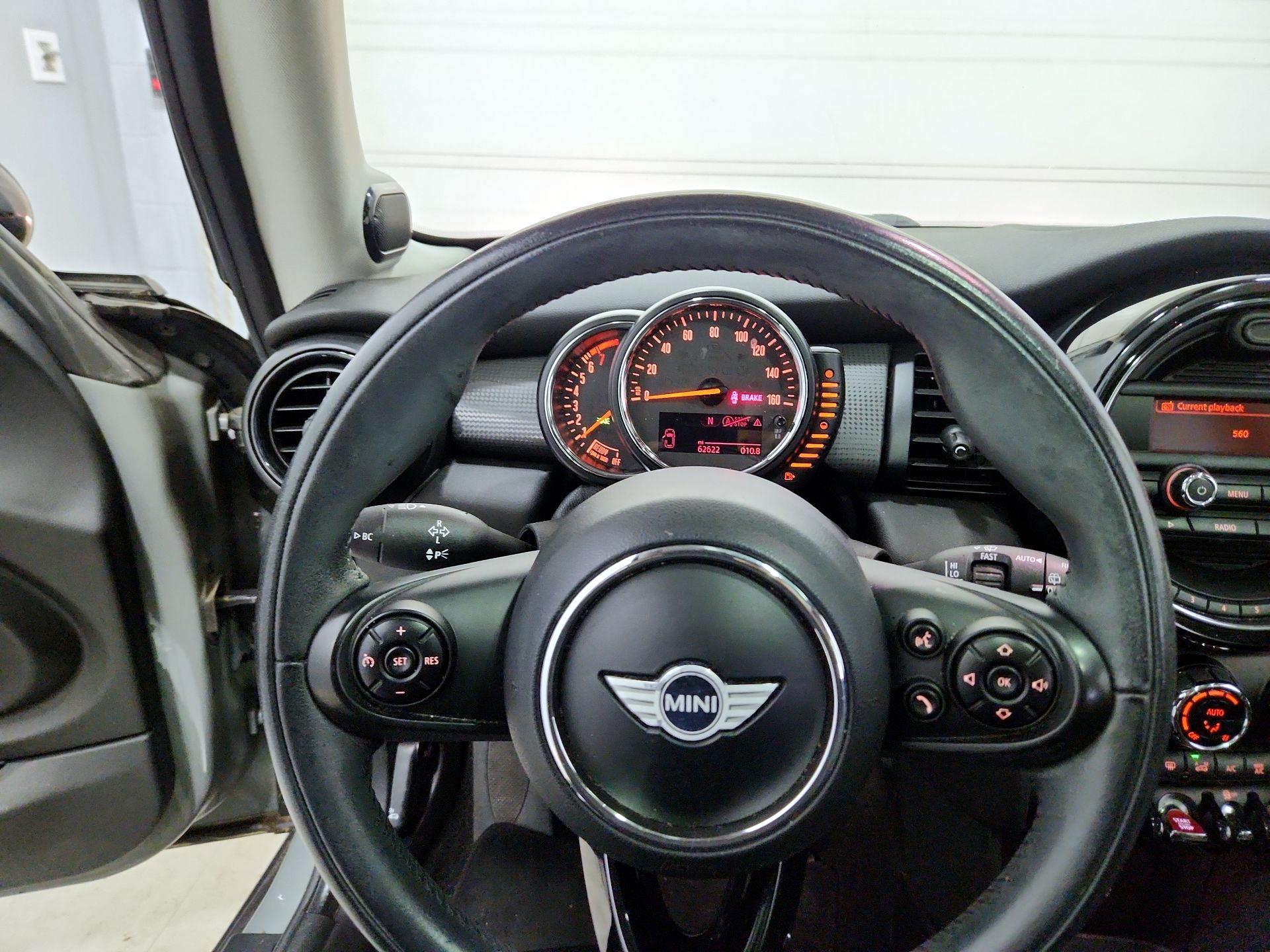 Thumbnail: 2015 MINI Cooper Hardtop - 10
