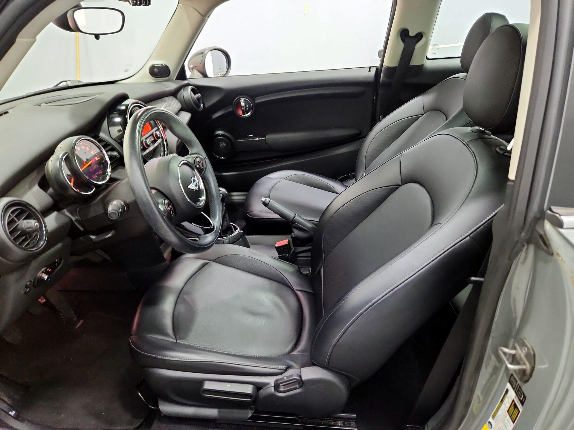 Thumbnail: 2015 MINI Cooper Hardtop - 11