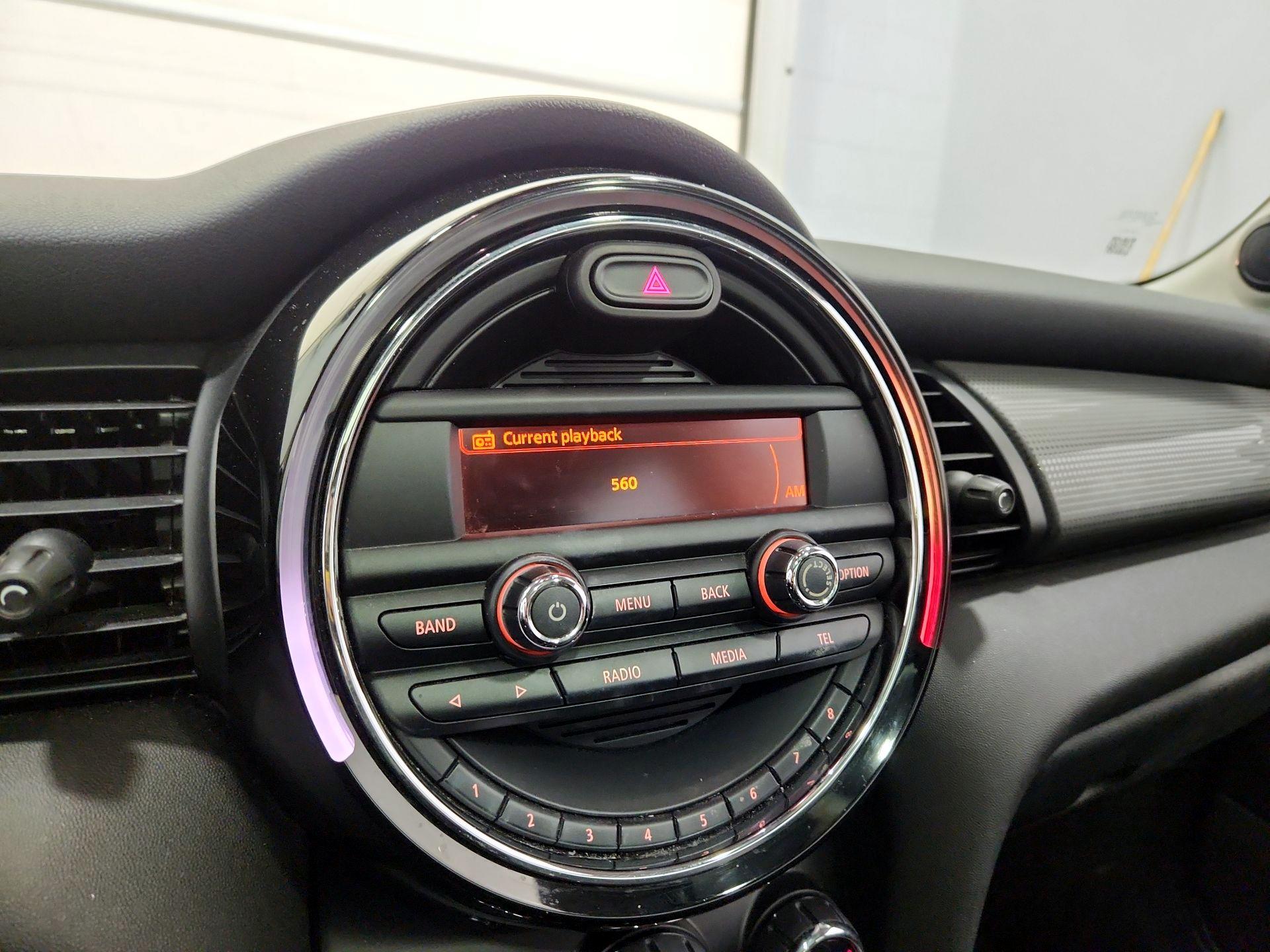 Thumbnail: 2015 MINI Cooper Hardtop - 14