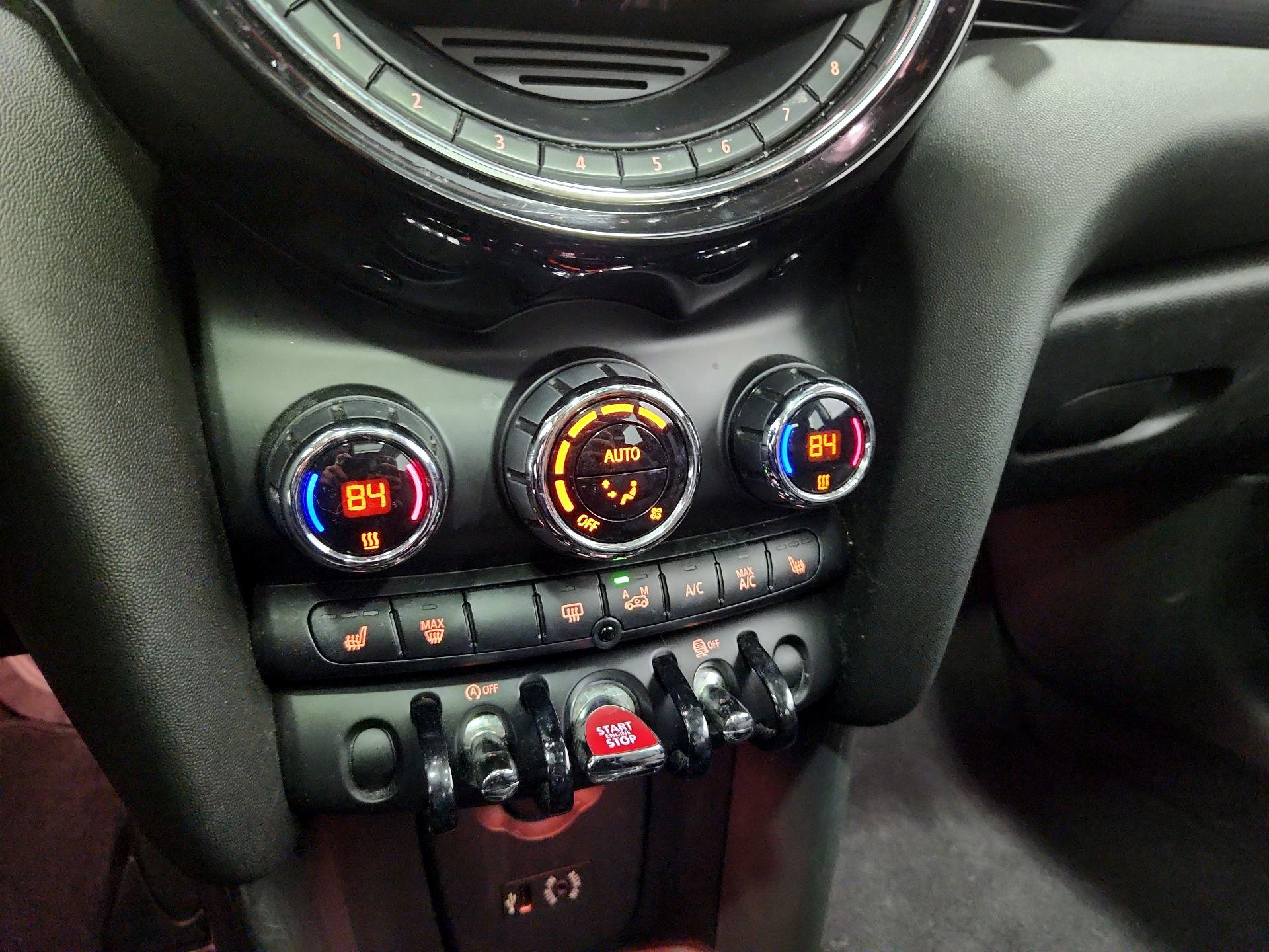 Thumbnail: 2015 MINI Cooper Hardtop - 15