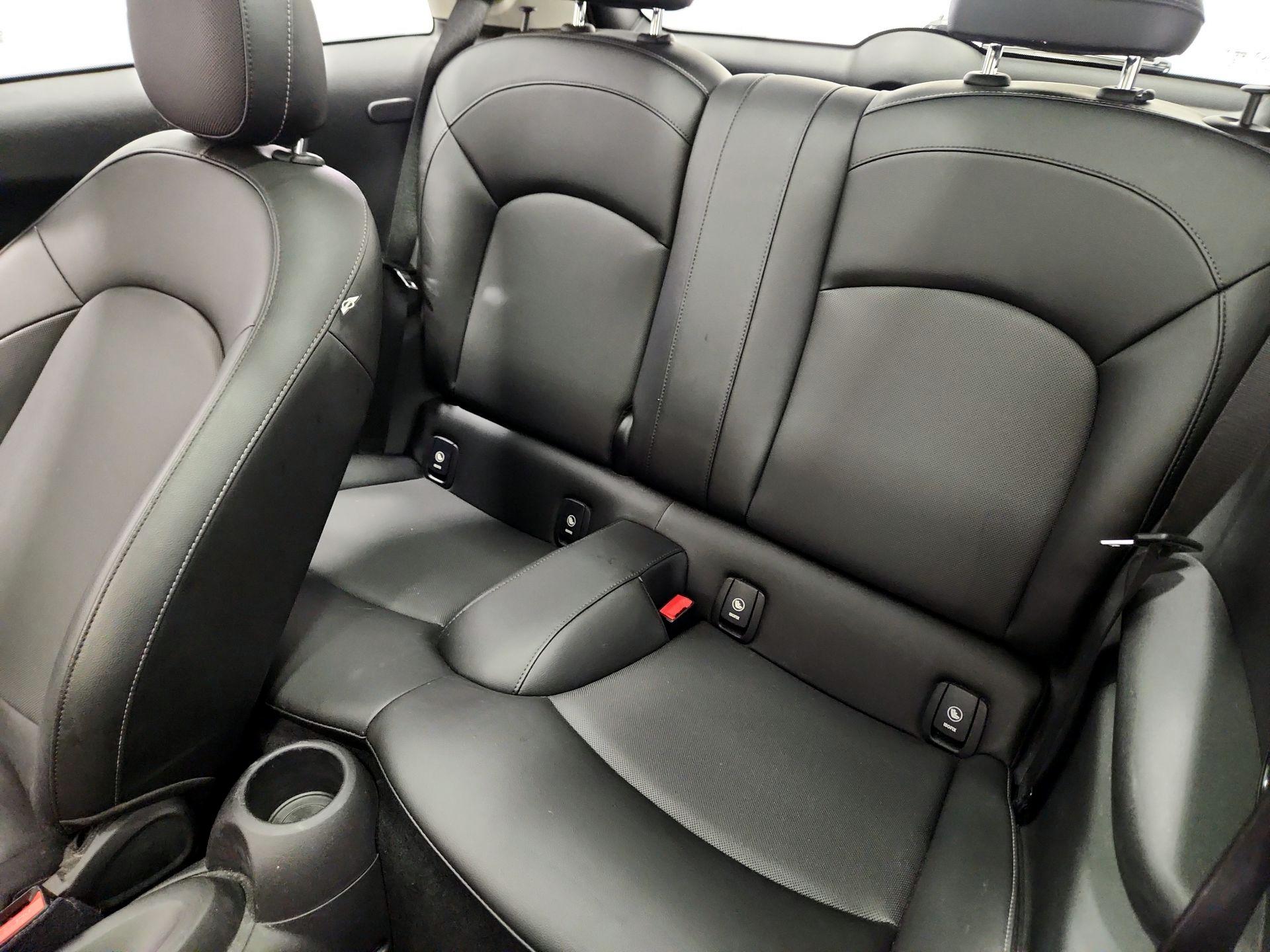 Thumbnail: 2015 MINI Cooper Hardtop - 19