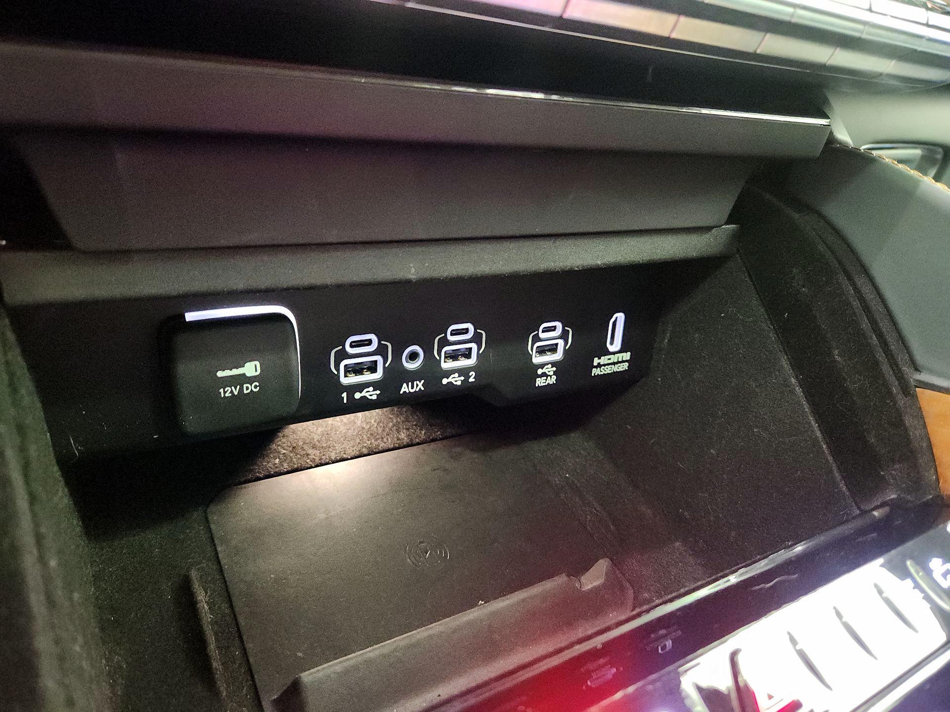 Thumbnail: 2022 Jeep Grand Wagoneer - 19