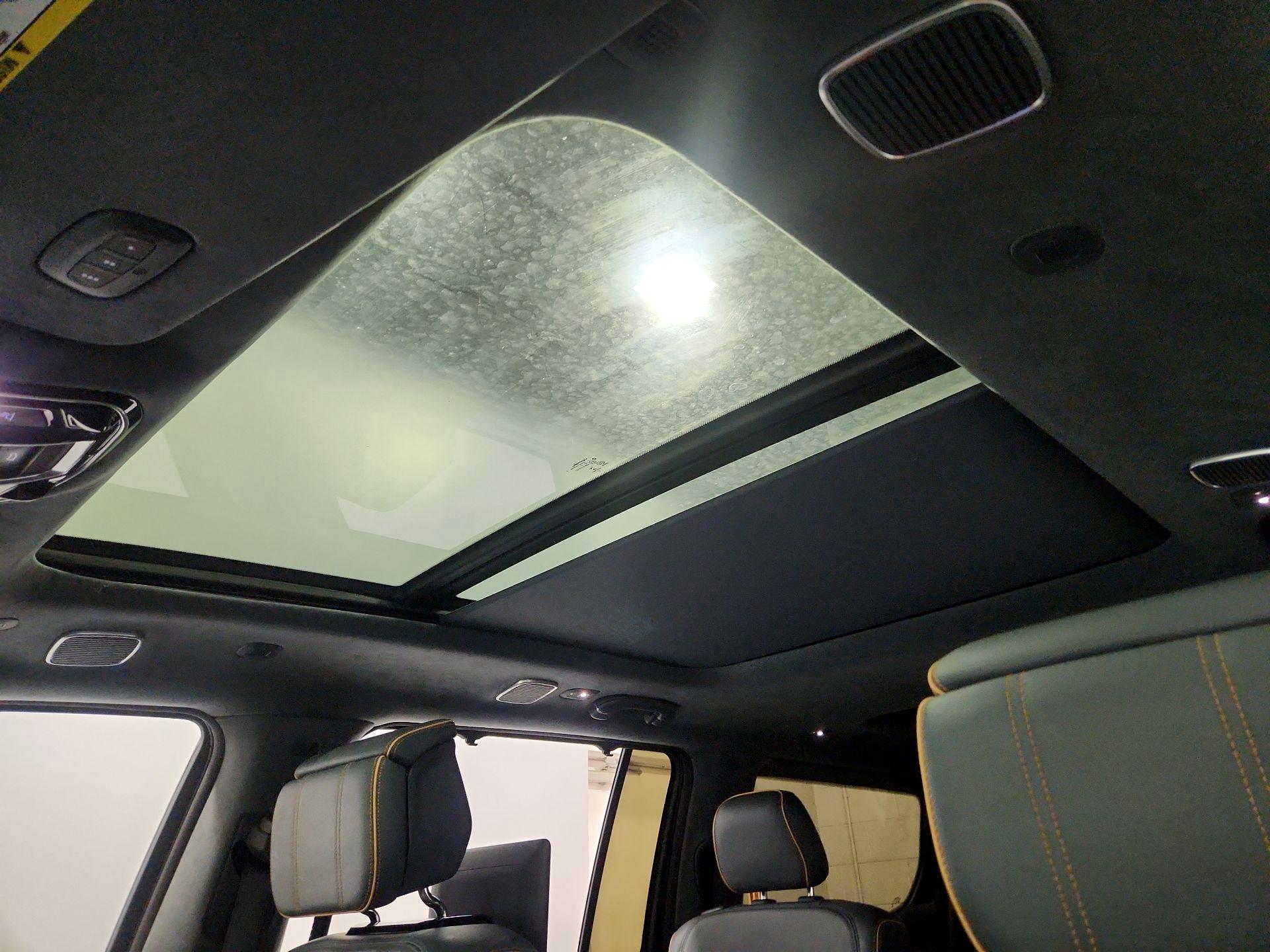 Thumbnail: 2022 Jeep Grand Wagoneer - 20