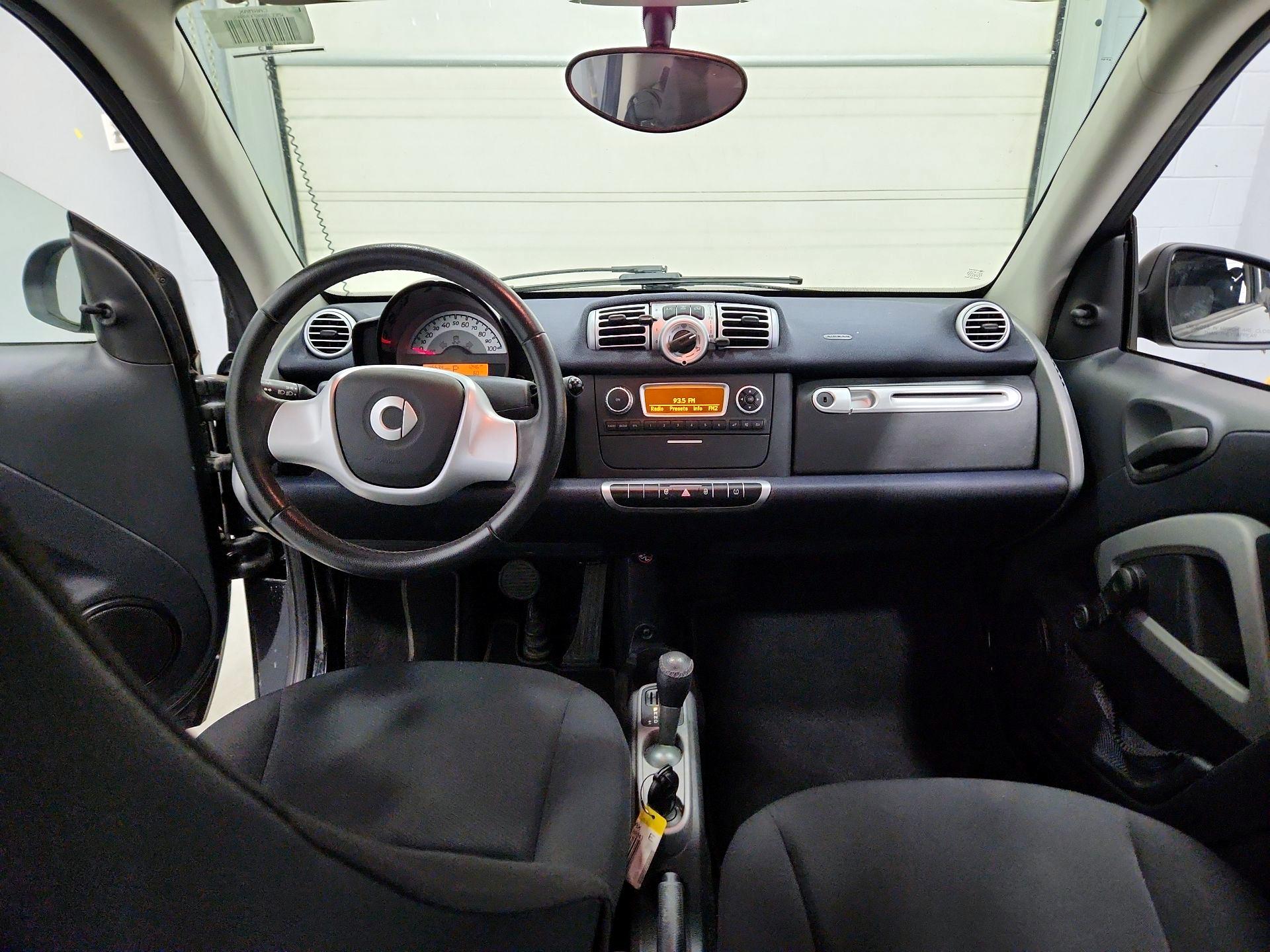 Thumbnail: 2015 smart fortwo - 9