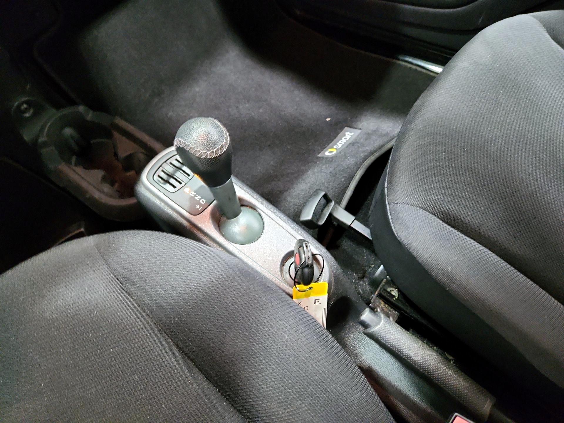 Thumbnail: 2015 smart fortwo - 16