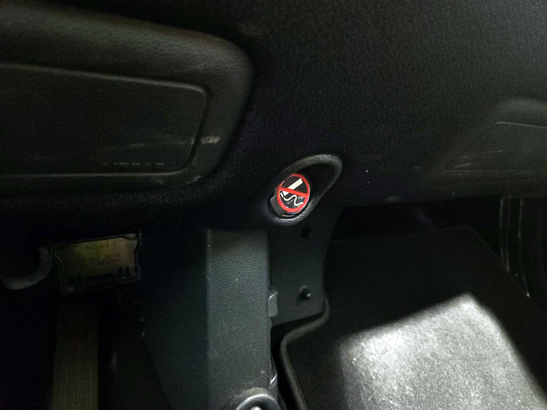 Thumbnail: 2015 smart fortwo - 17