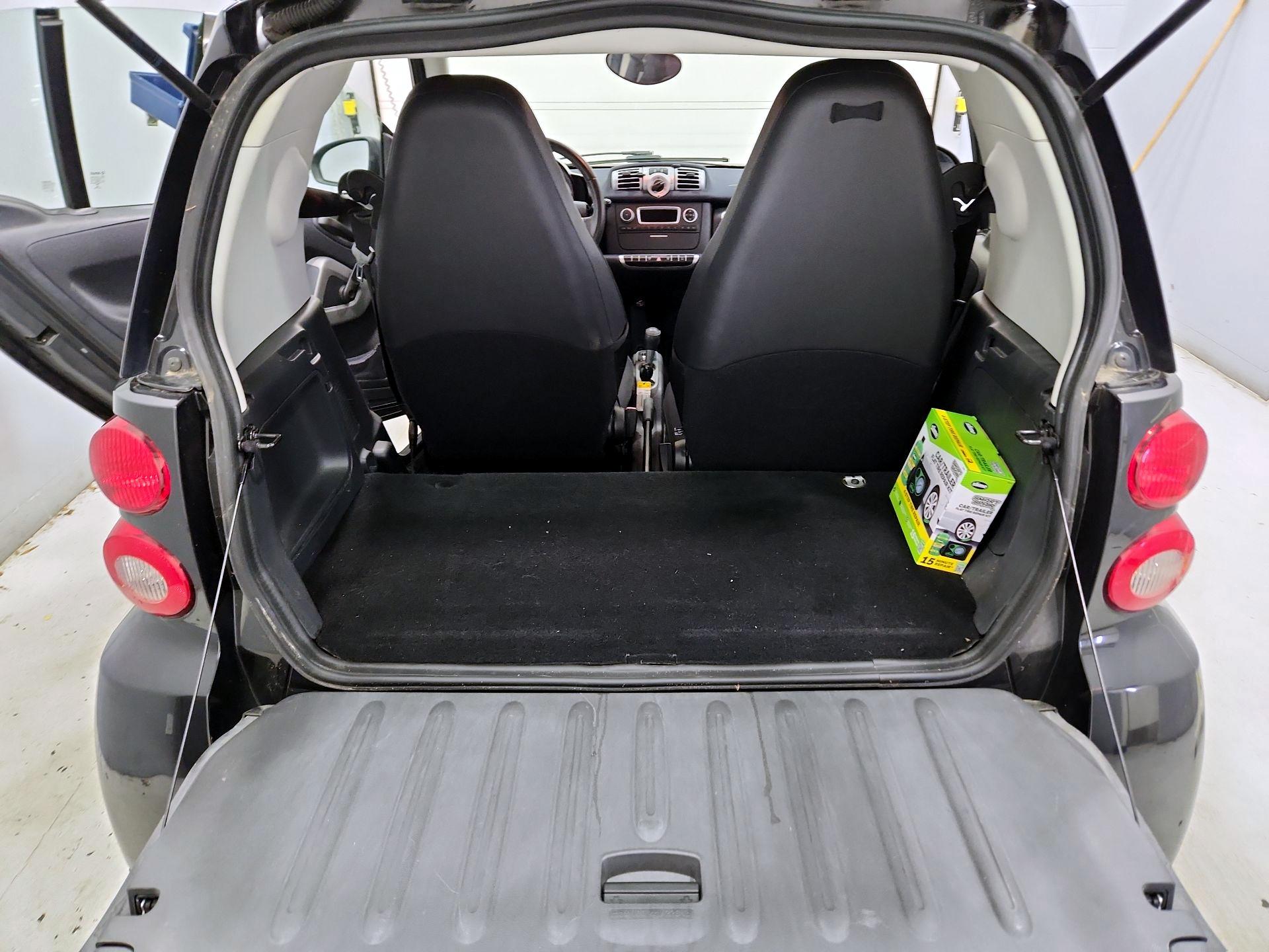 Thumbnail: 2015 smart fortwo - 19