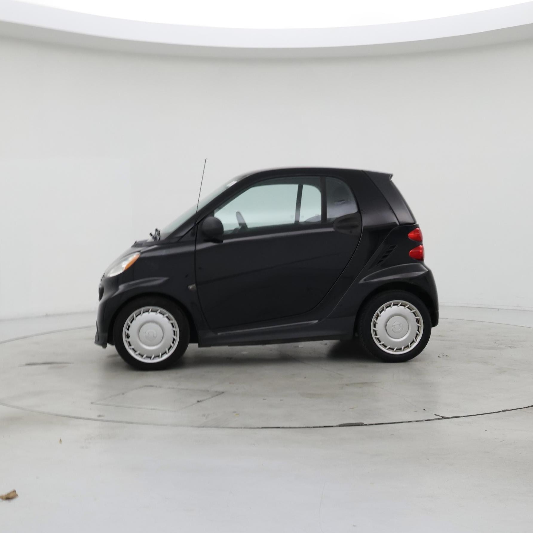 Thumbnail: 2015 smart fortwo - 3