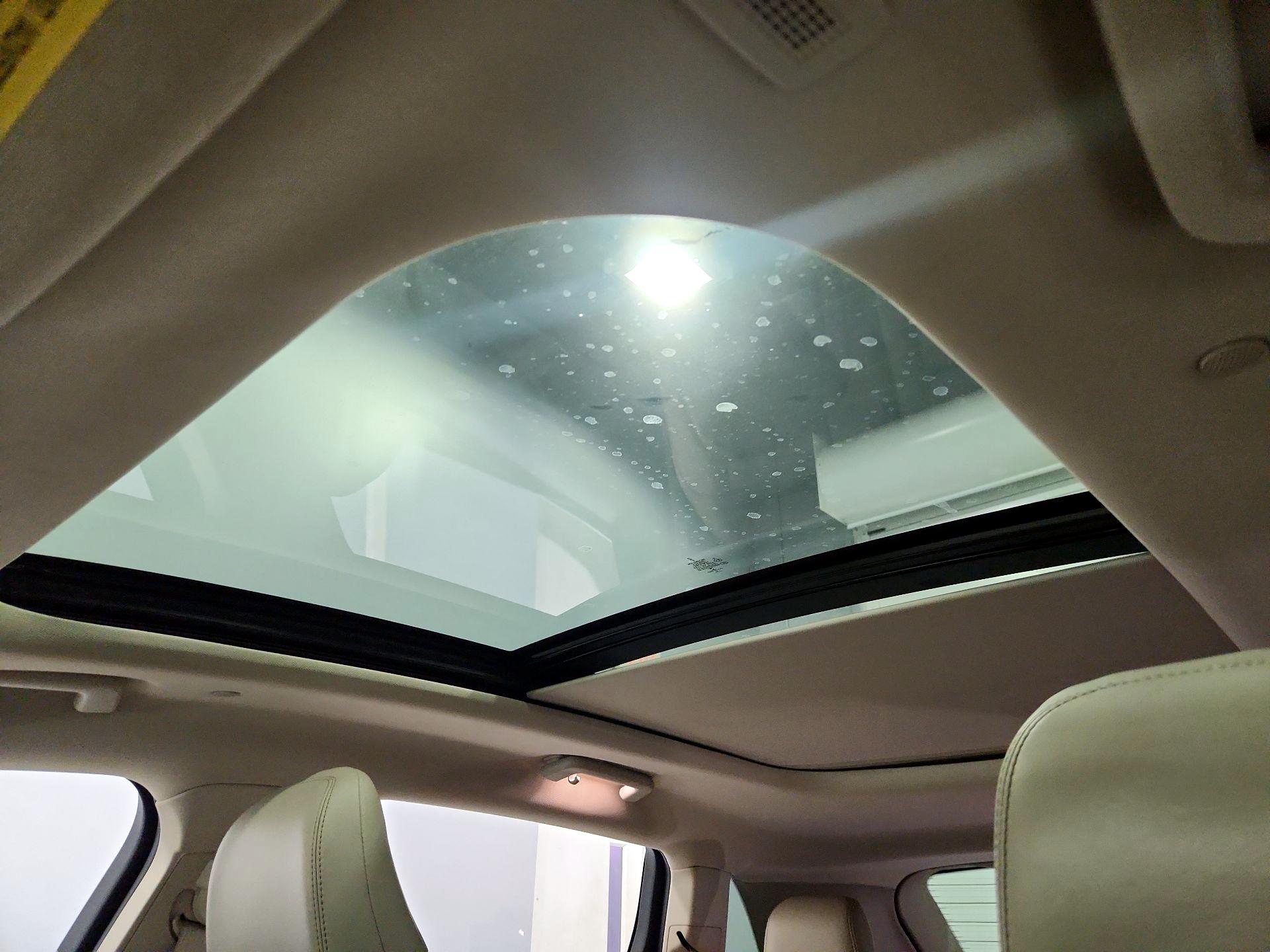 Thumbnail: 2023 Lincoln Nautilus - 20