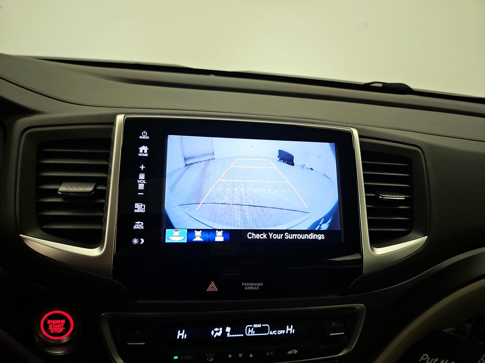 Thumbnail: 2017 Honda Pilot - 14