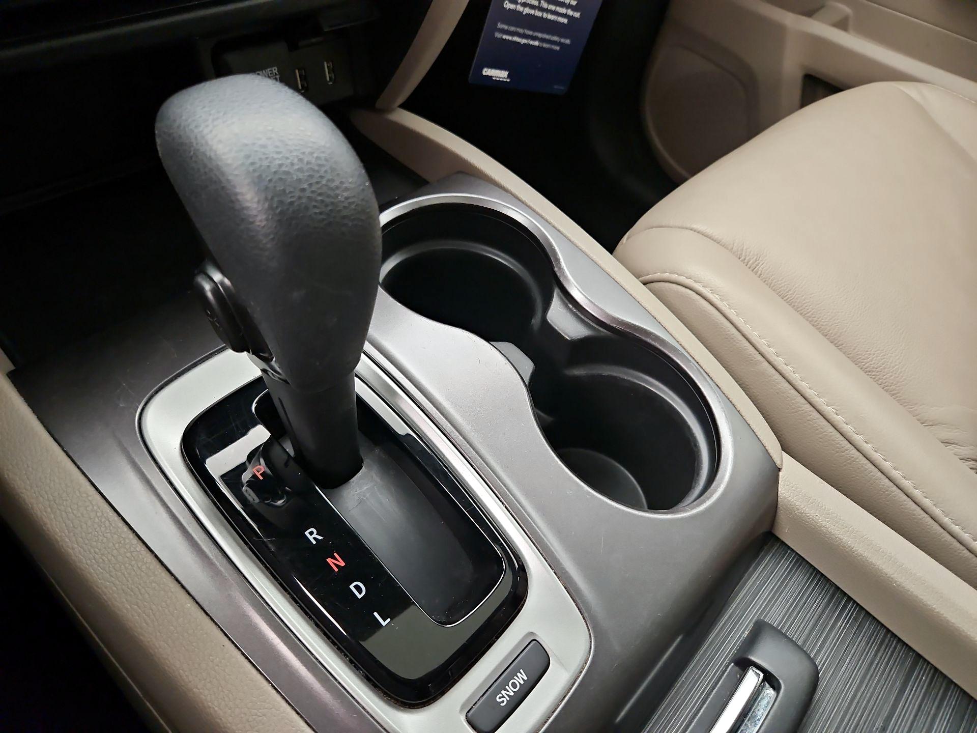 Thumbnail: 2017 Honda Pilot - 17