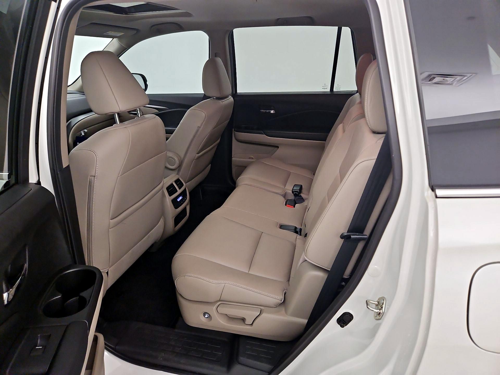 Thumbnail: 2017 Honda Pilot - 20