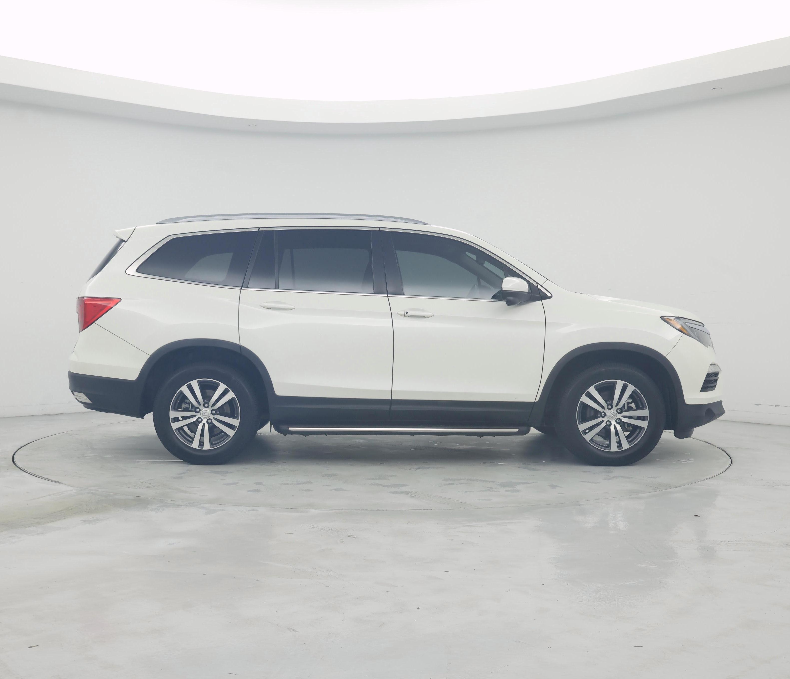 Thumbnail: 2017 Honda Pilot - 7