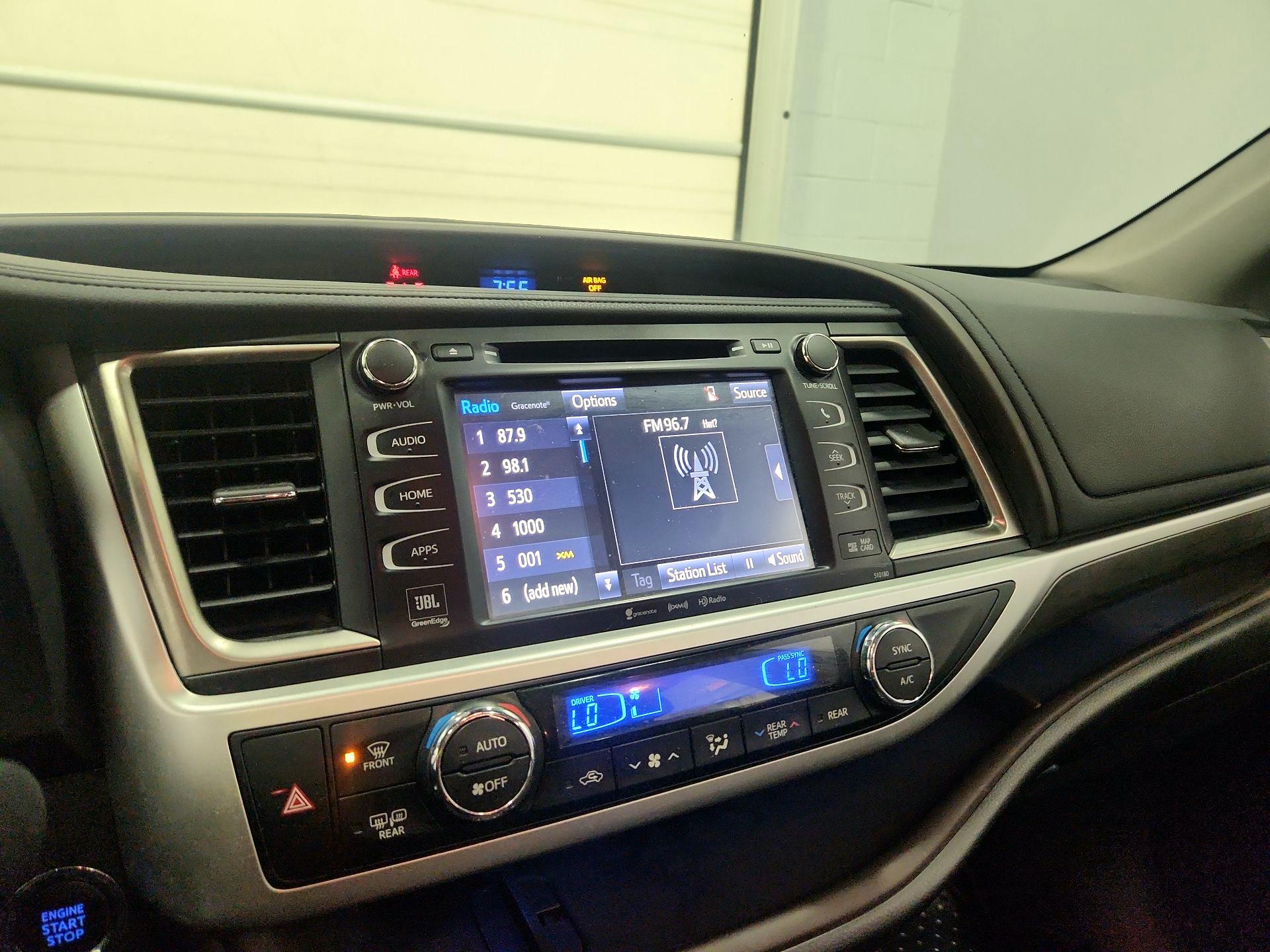 Thumbnail: 2018 Toyota Highlander - 16