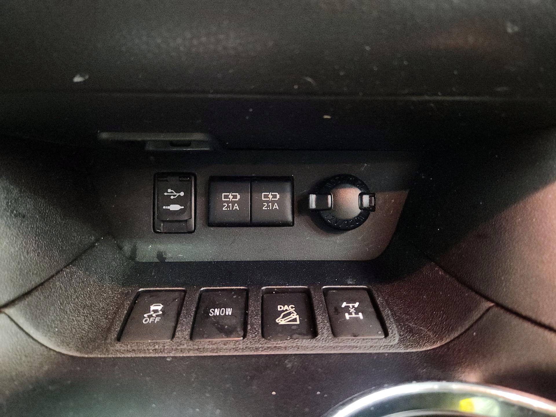 Thumbnail: 2018 Toyota Highlander - 19