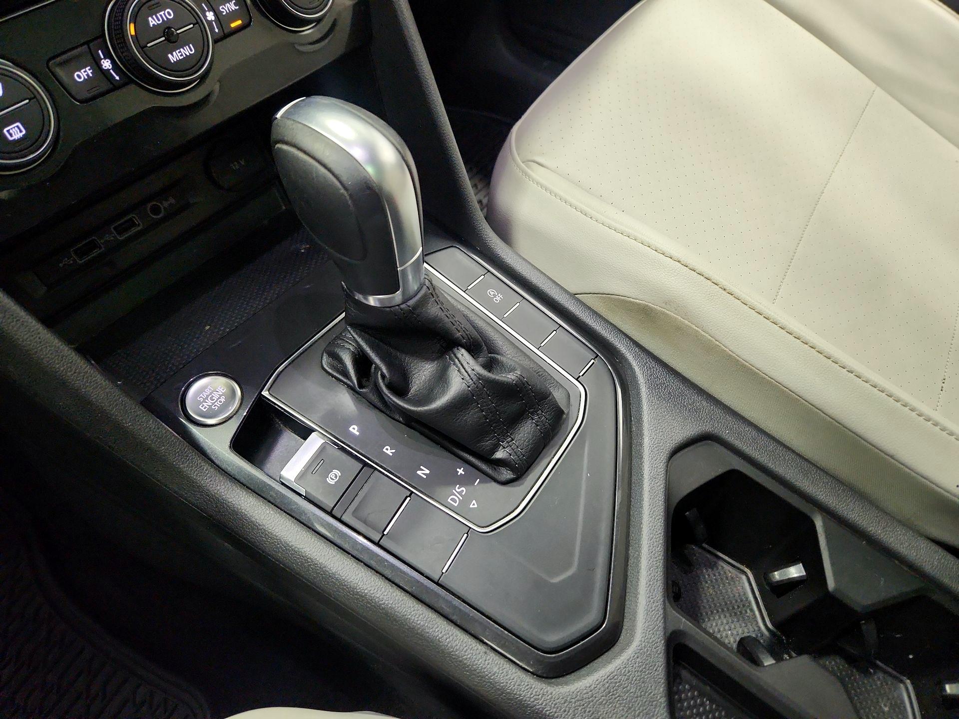 Thumbnail: 2018 Volkswagen Tiguan - 17