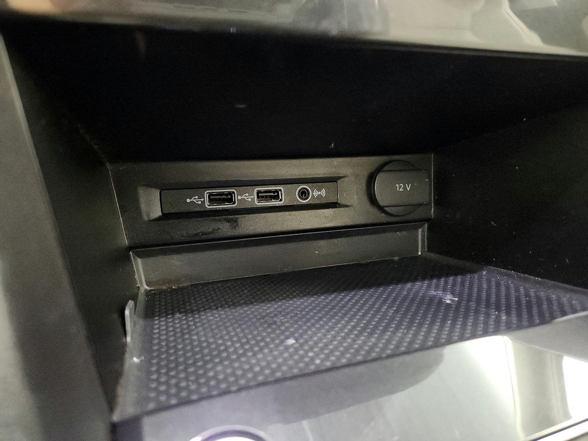 Thumbnail: 2018 Volkswagen Tiguan - 18