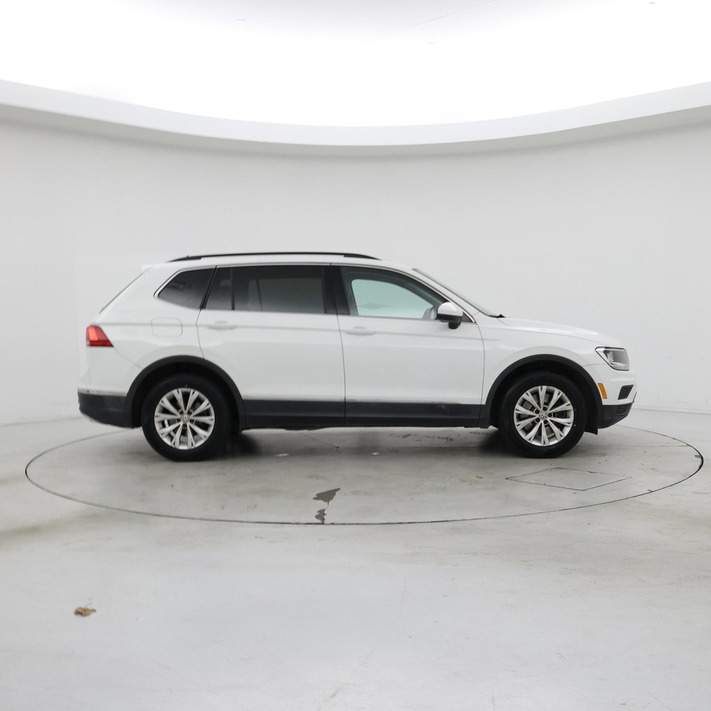 Thumbnail: 2018 Volkswagen Tiguan - 7