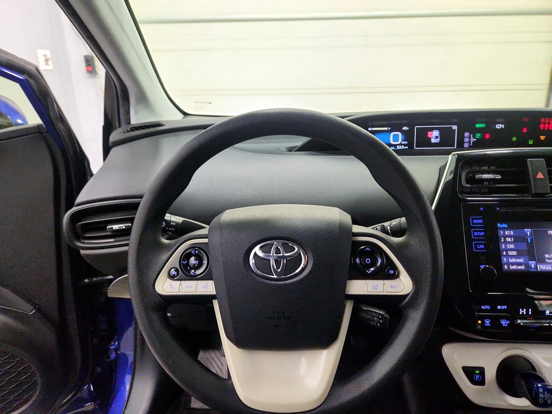 Thumbnail: 2017 Toyota Prius - 10