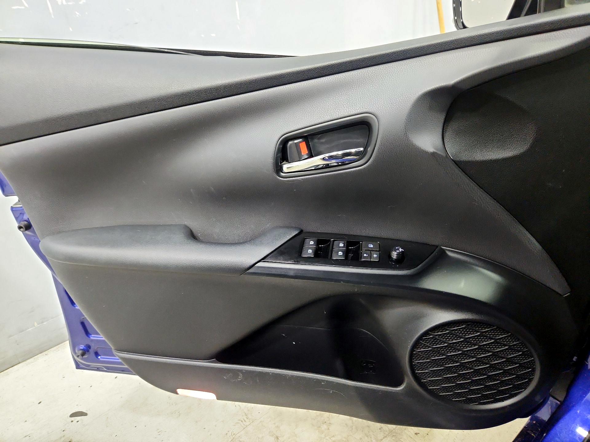 Thumbnail: 2017 Toyota Prius - 12