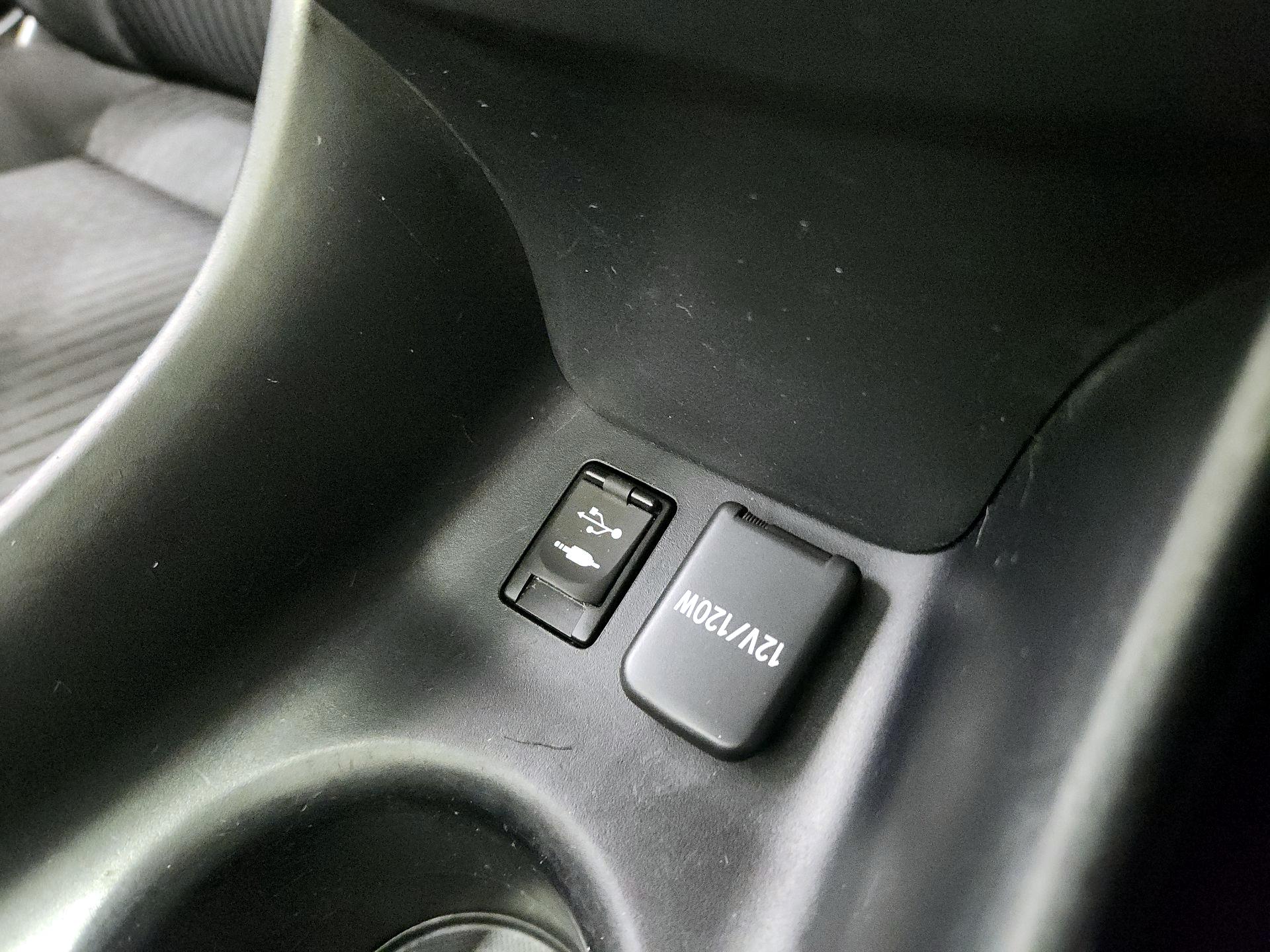 Thumbnail: 2017 Toyota Prius - 18