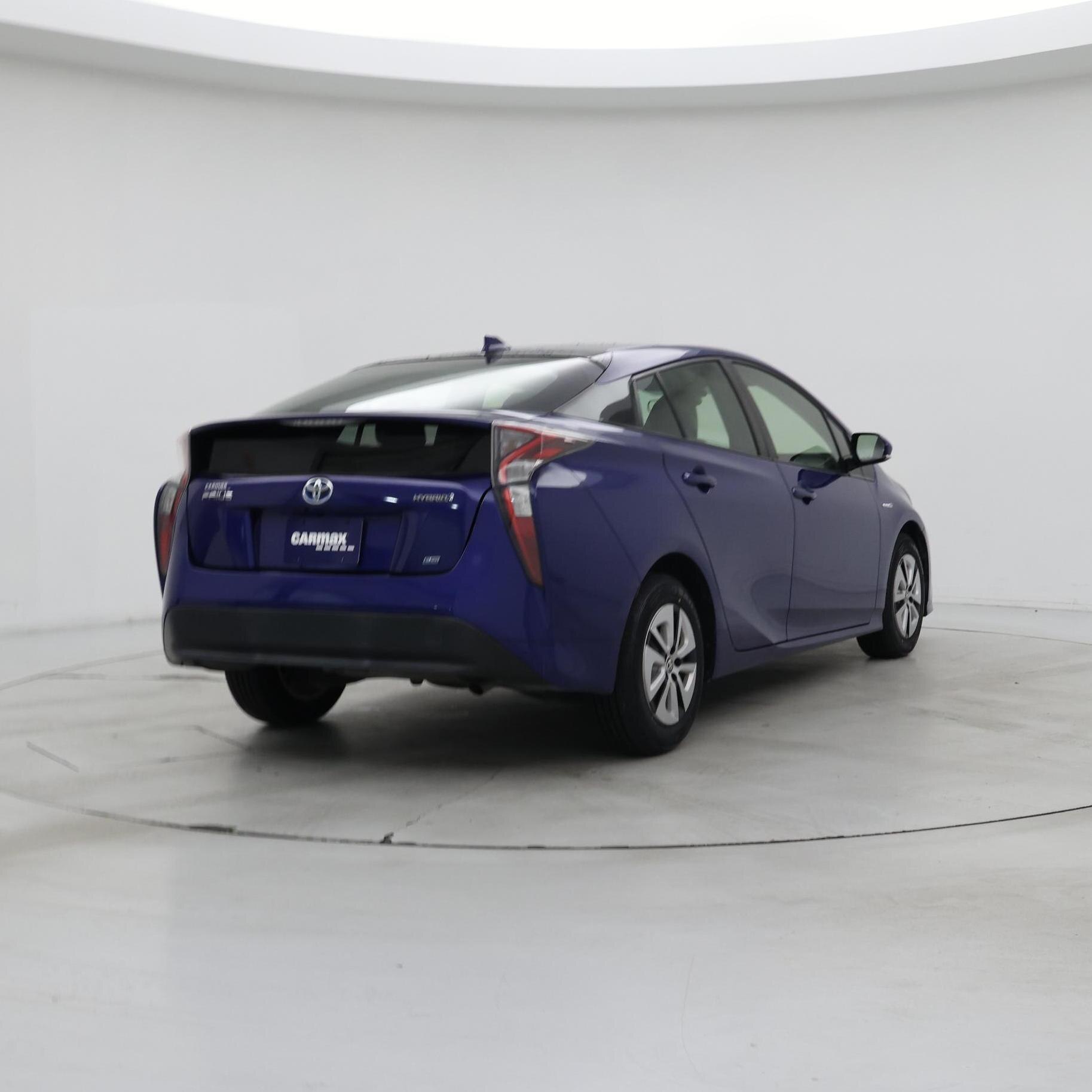 Thumbnail: 2017 Toyota Prius - 8