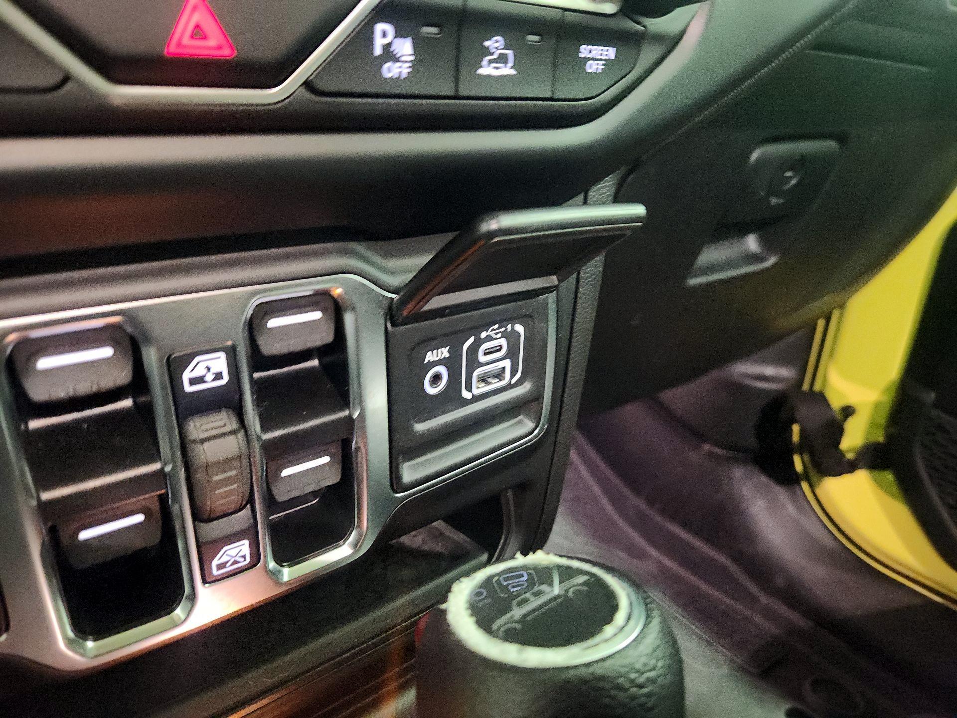 Thumbnail: 2023 Jeep Gladiator - 18