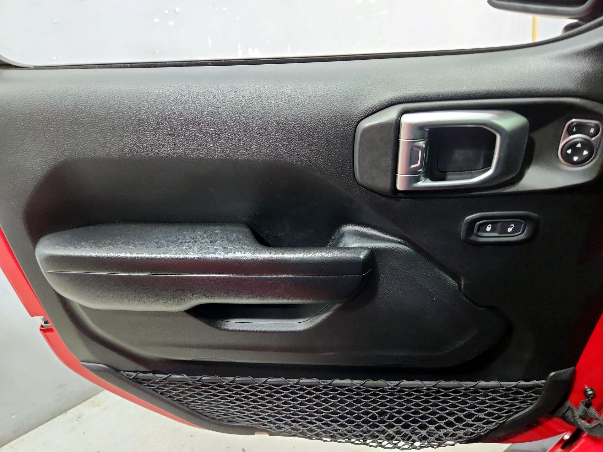 Thumbnail: 2020 Jeep Wrangler - 12