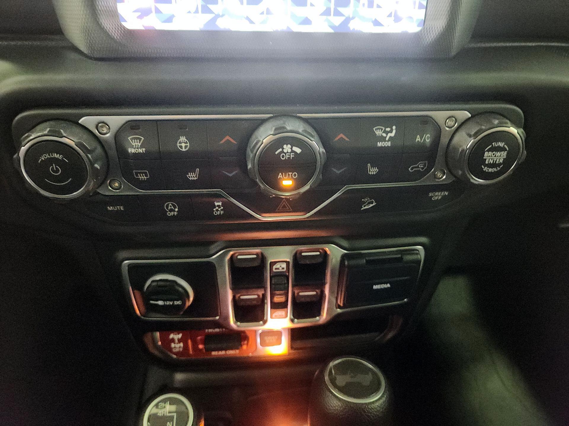 Thumbnail: 2020 Jeep Wrangler - 16