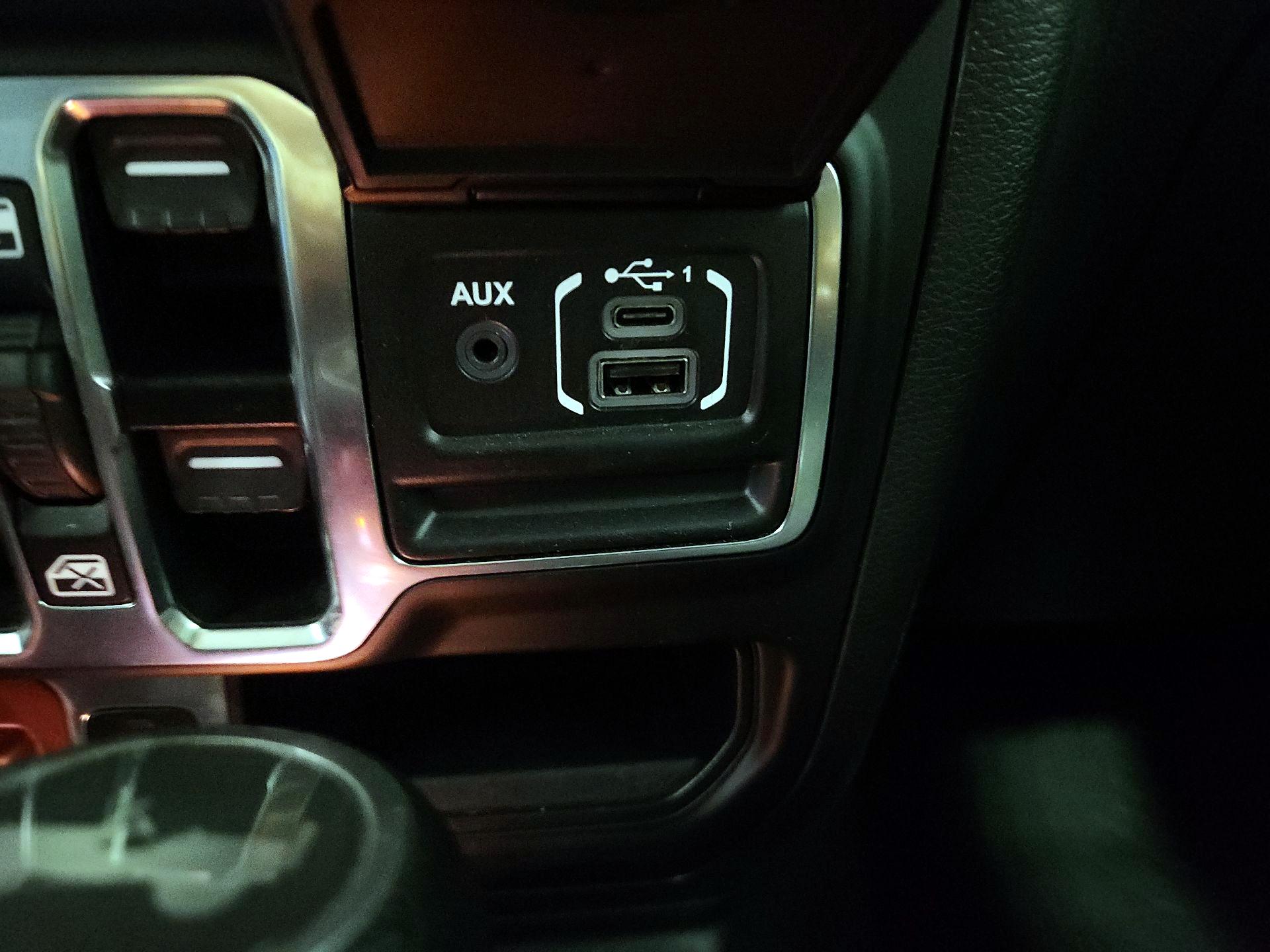 Thumbnail: 2020 Jeep Wrangler - 18