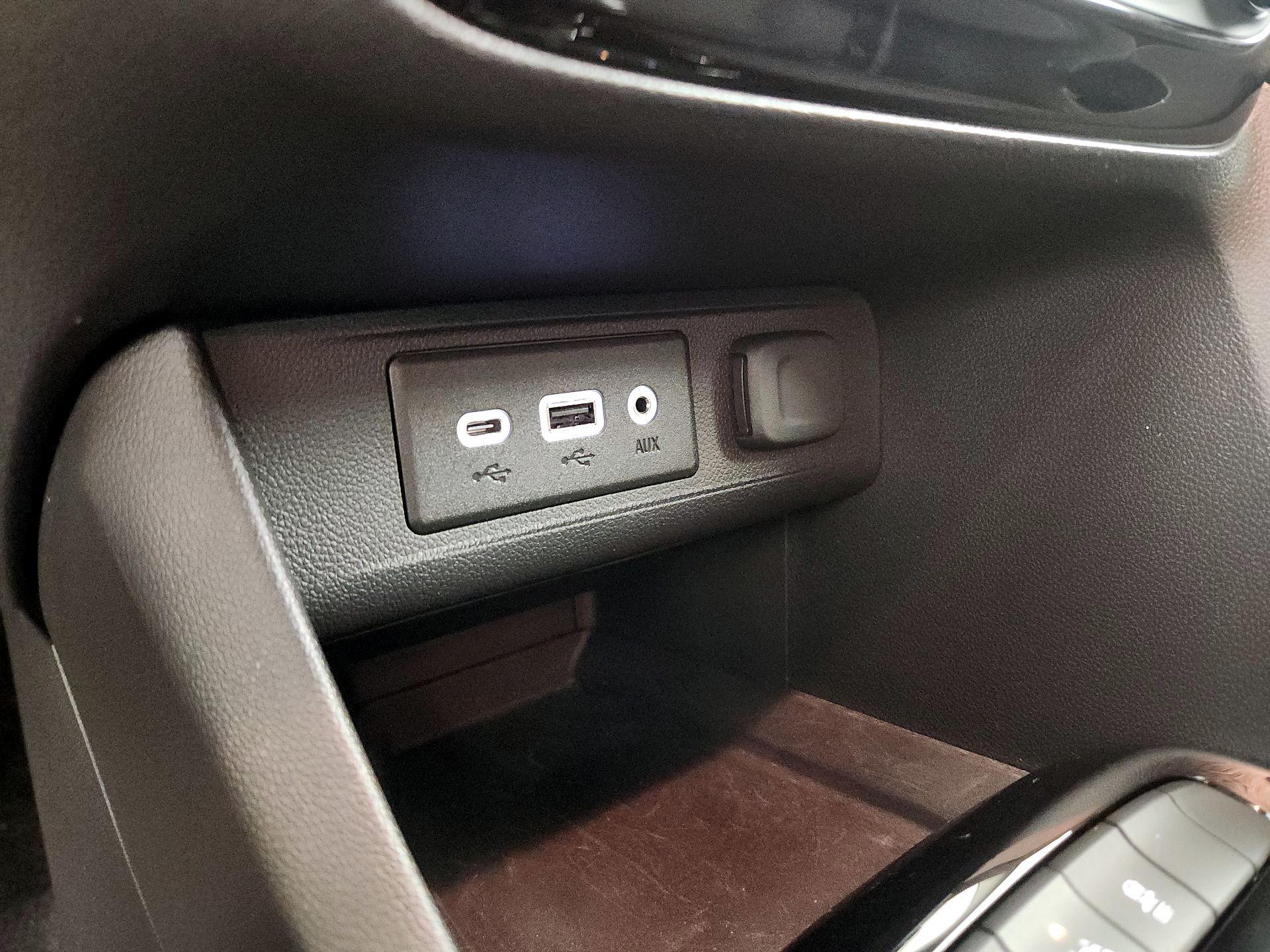 Thumbnail: 2023 Buick Encore GX - 18