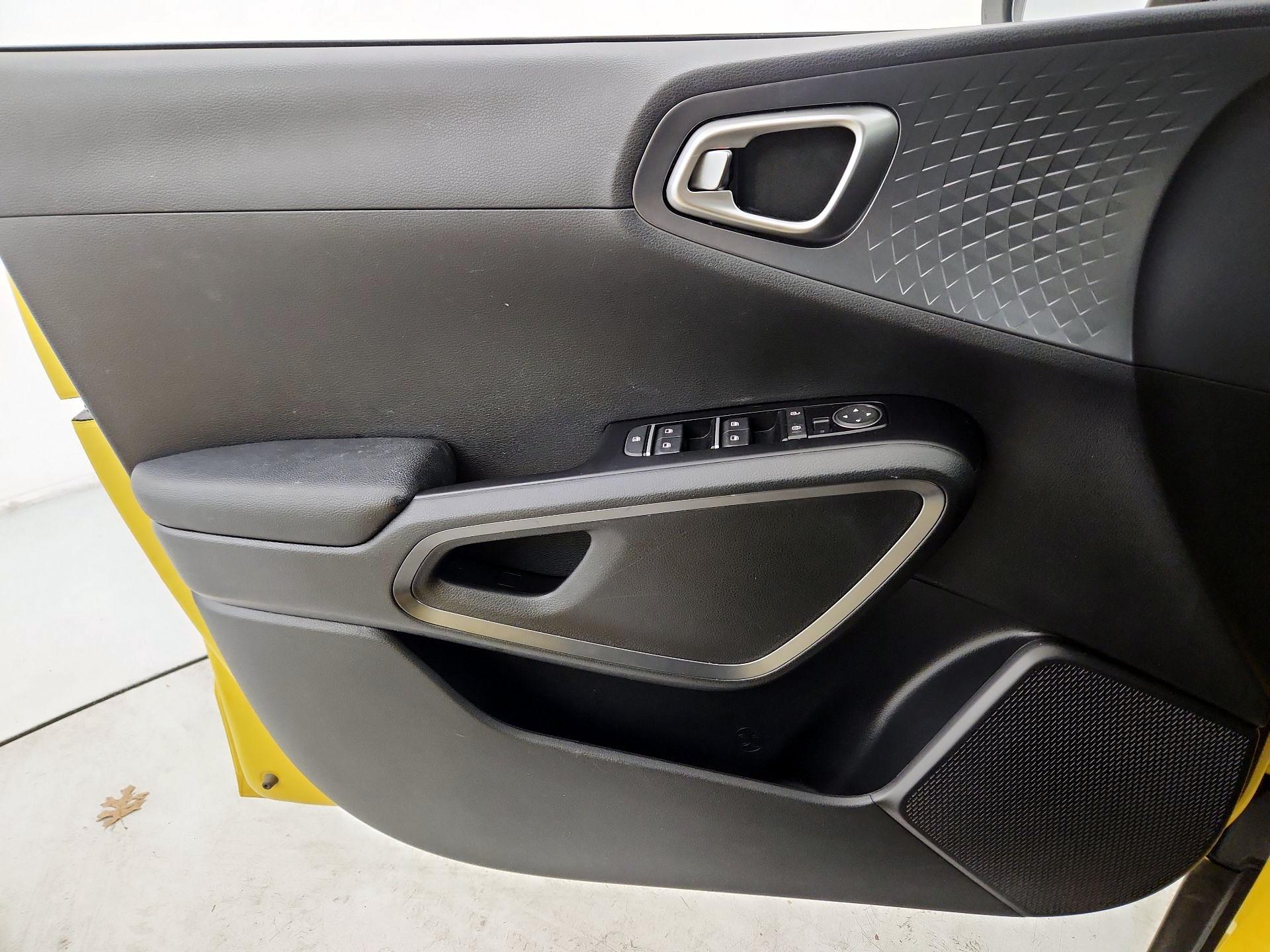 Thumbnail: 2020 Kia Soul - 12