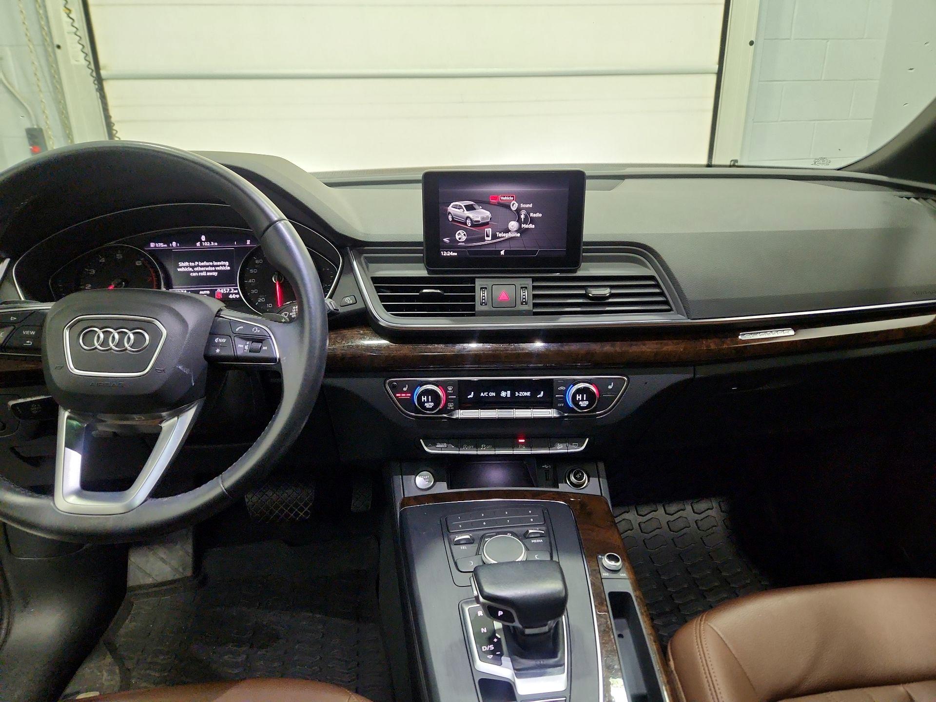 Thumbnail: 2020 Audi Q5 - 9