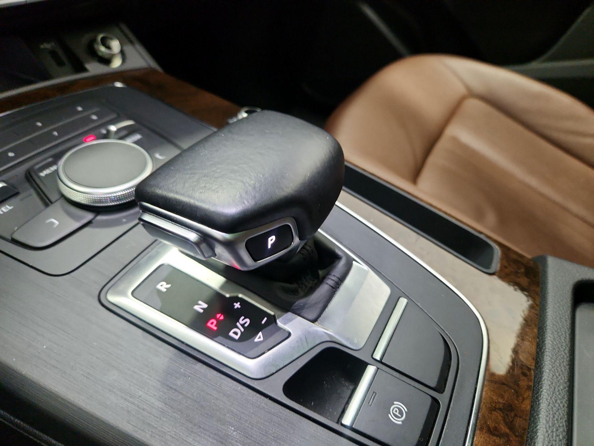 Thumbnail: 2020 Audi Q5 - 17