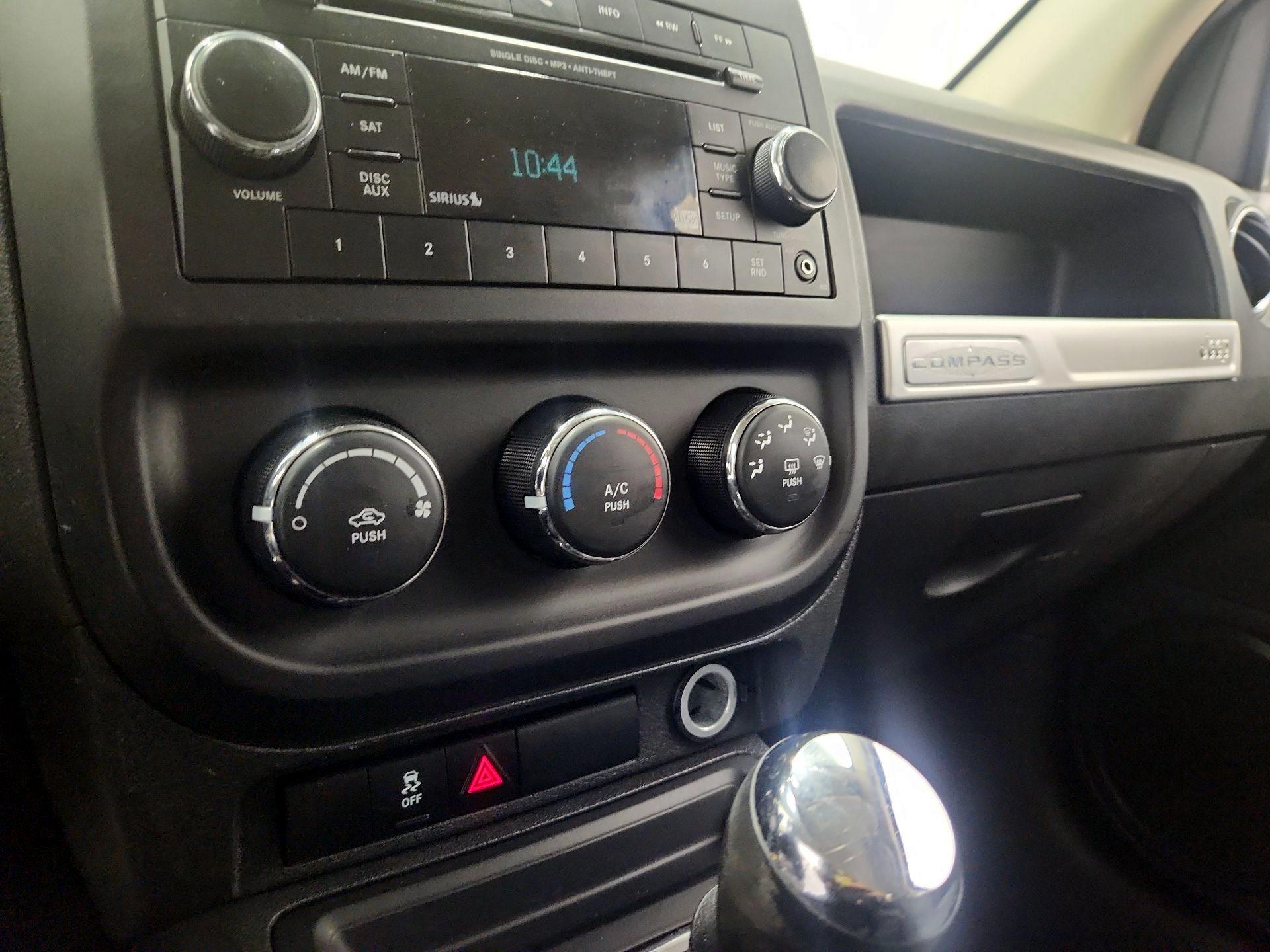 Thumbnail: 2016 Jeep Compass - 14