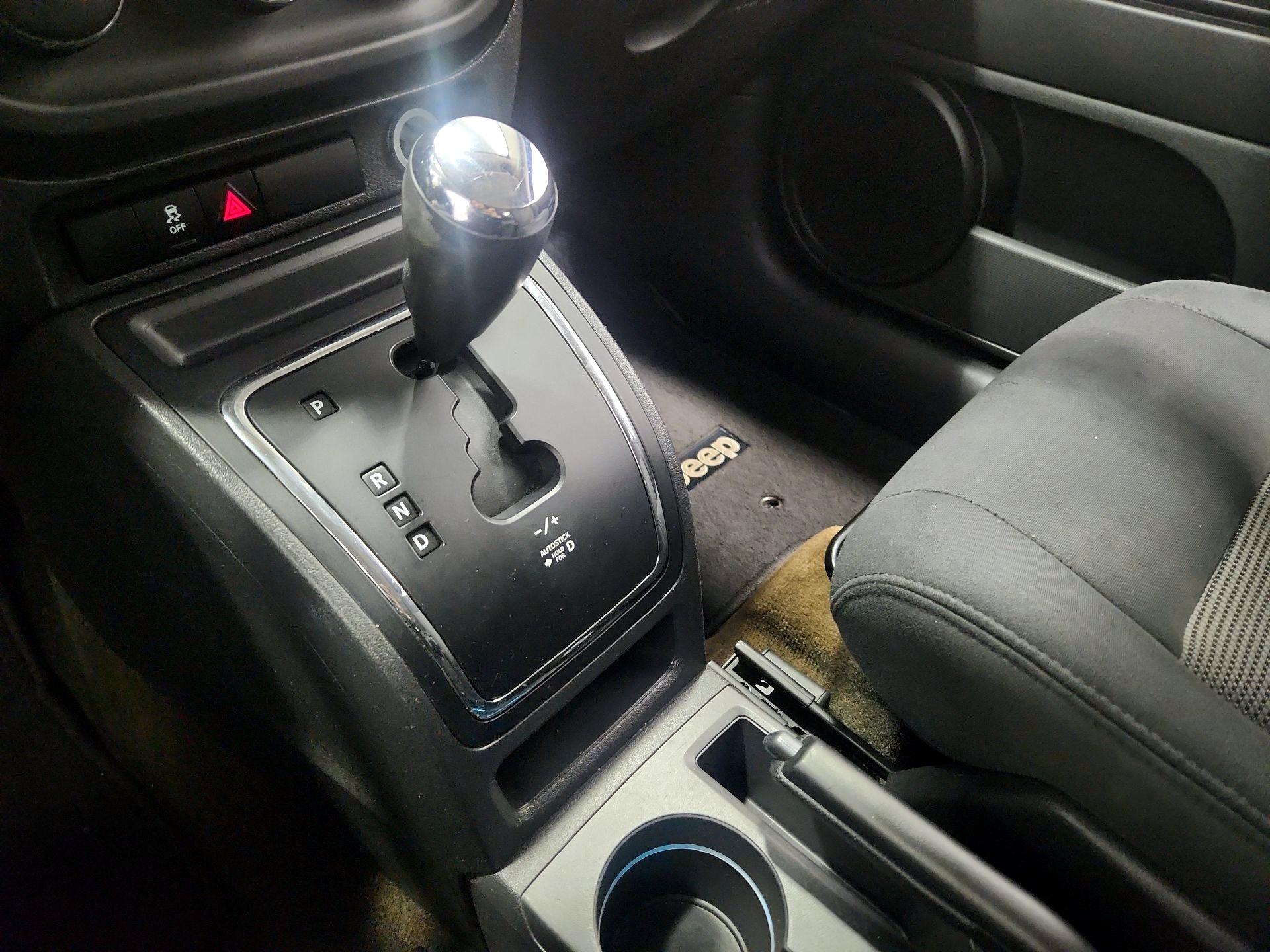 Thumbnail: 2016 Jeep Compass - 15