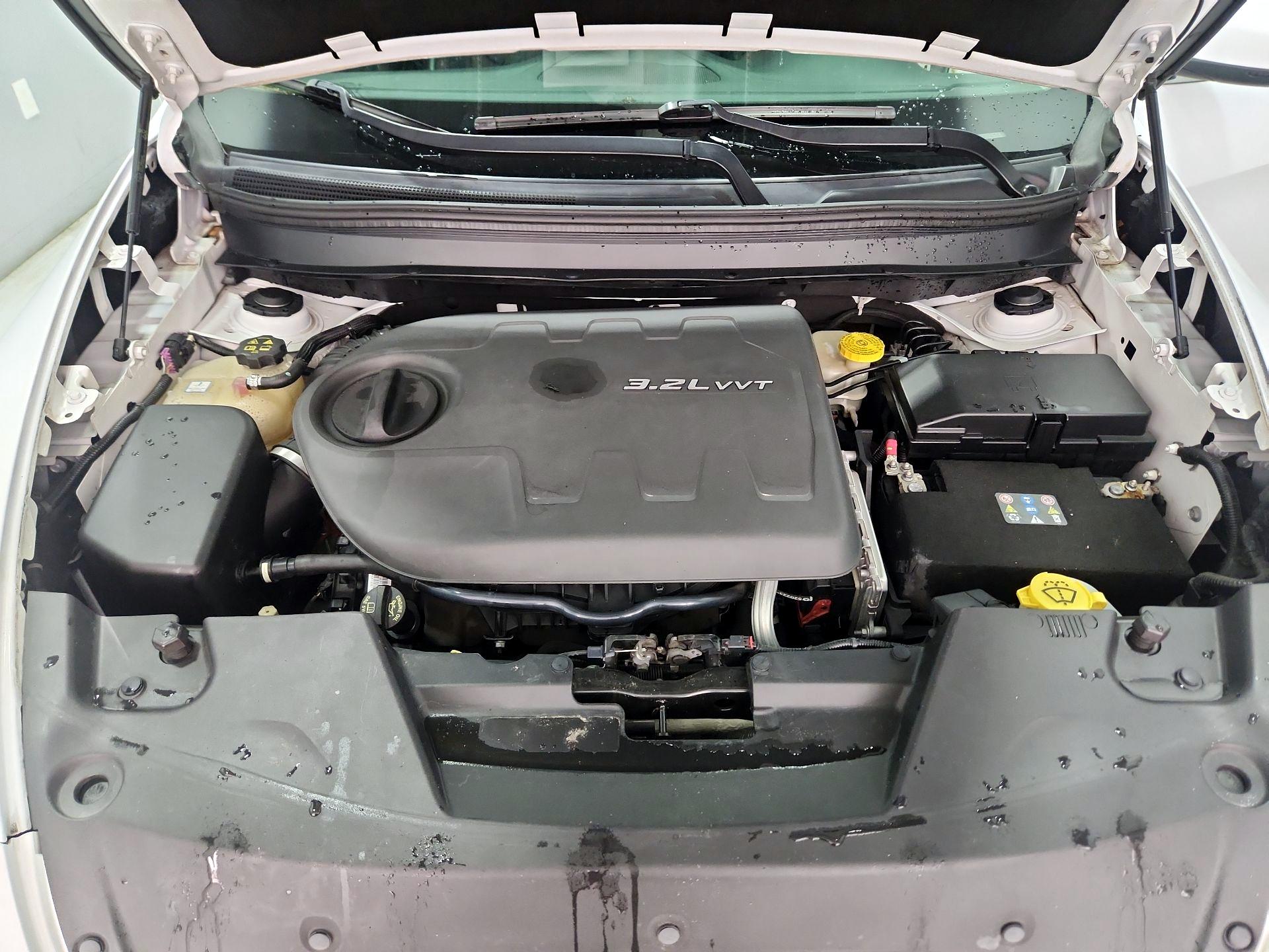 Thumbnail: 2014 Jeep Cherokee - 20