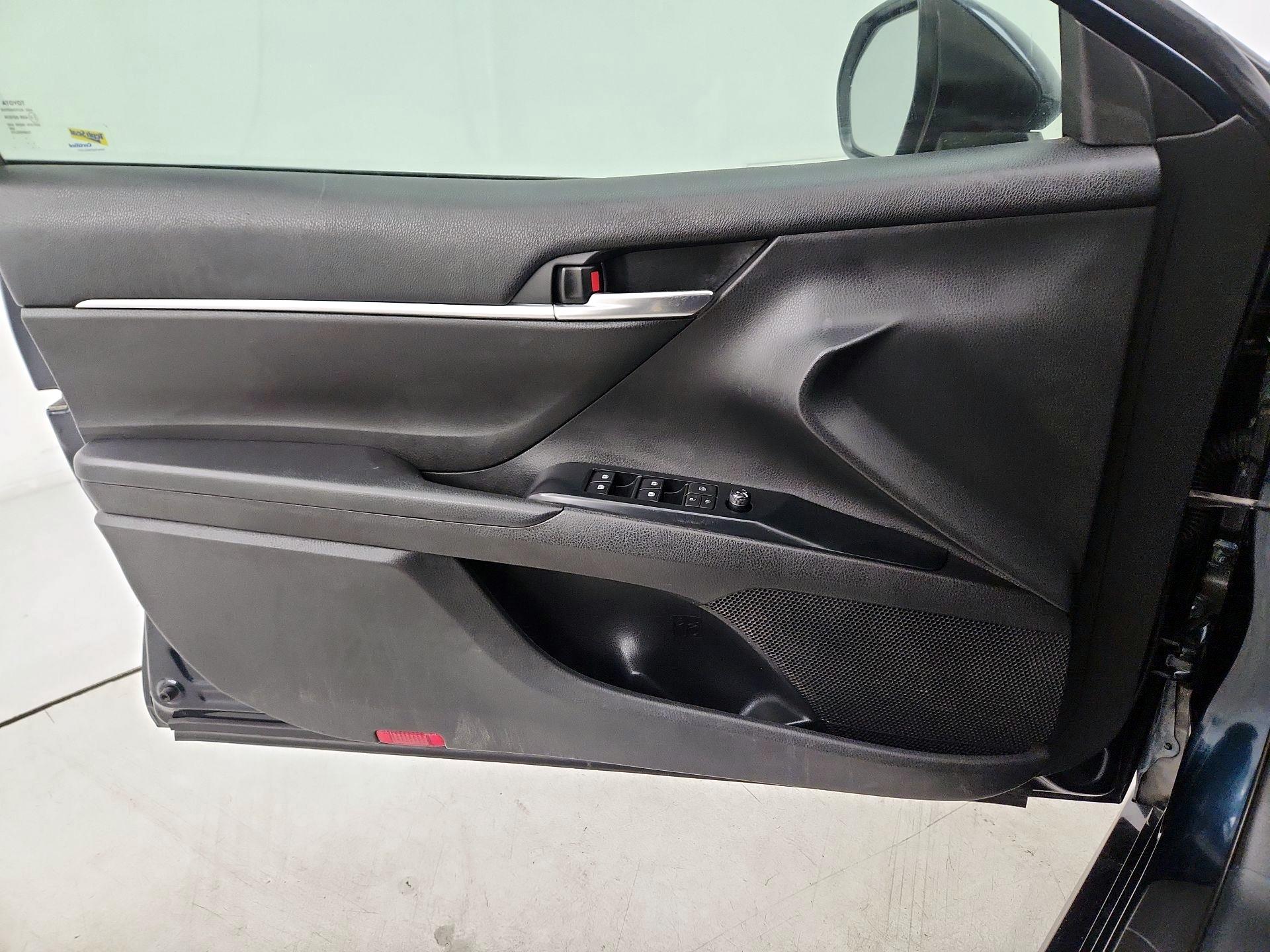 Thumbnail: 2020 Toyota Camry - 12