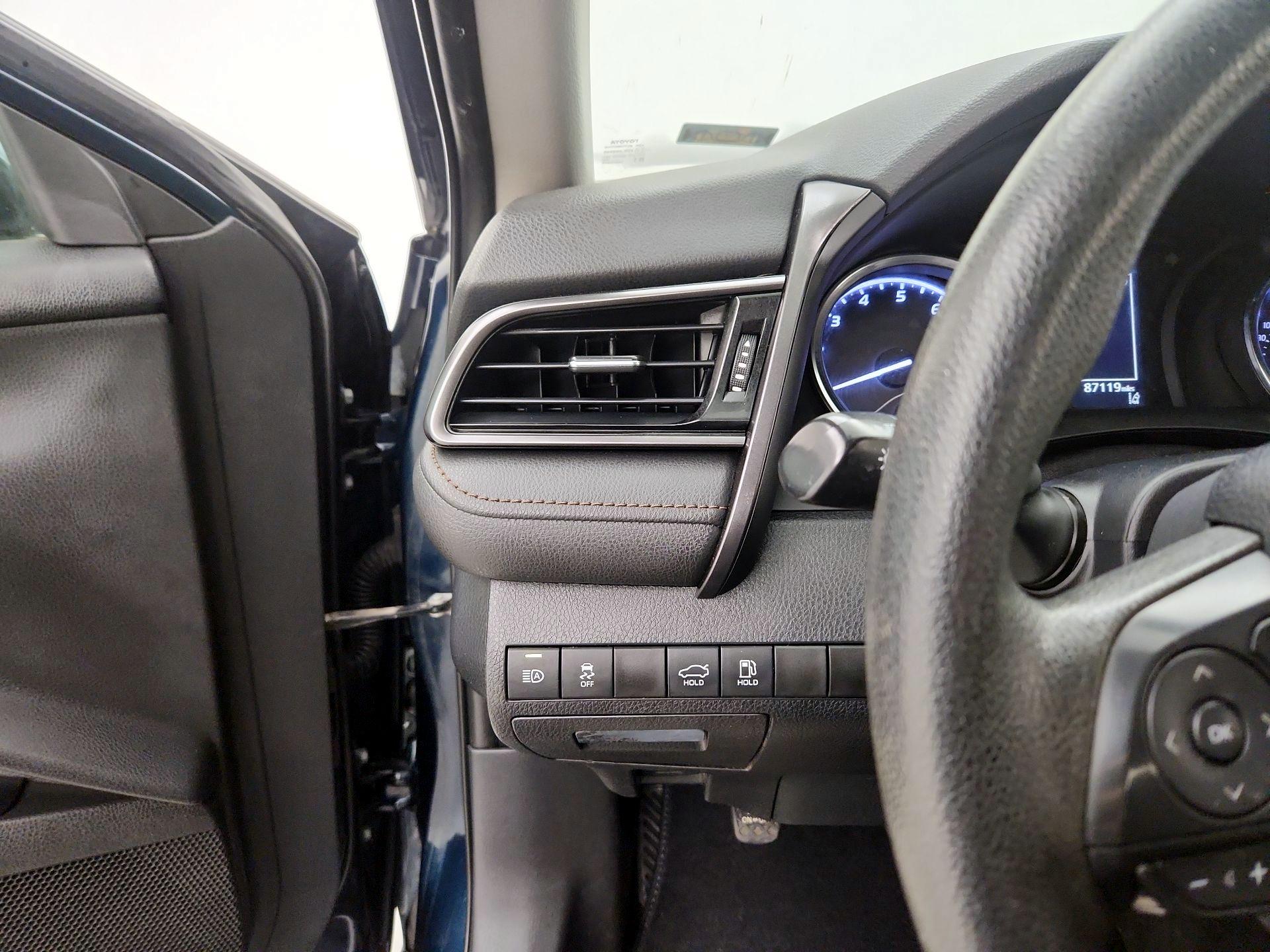 Thumbnail: 2020 Toyota Camry - 13