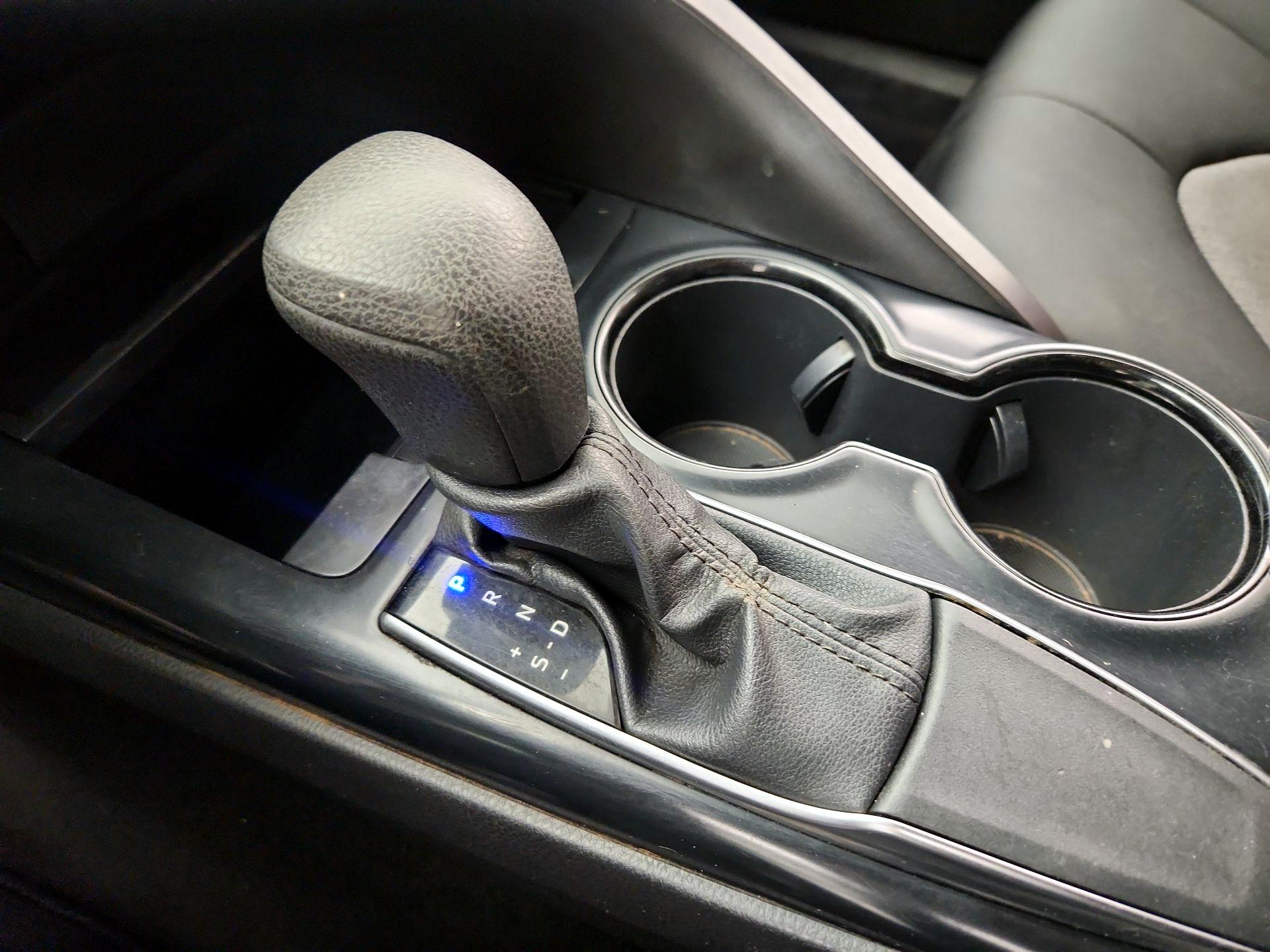 Thumbnail: 2020 Toyota Camry - 17