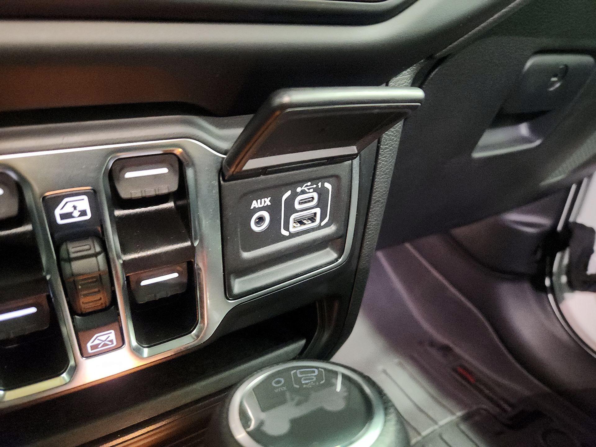 Thumbnail: 2023 Jeep Wrangler - 19