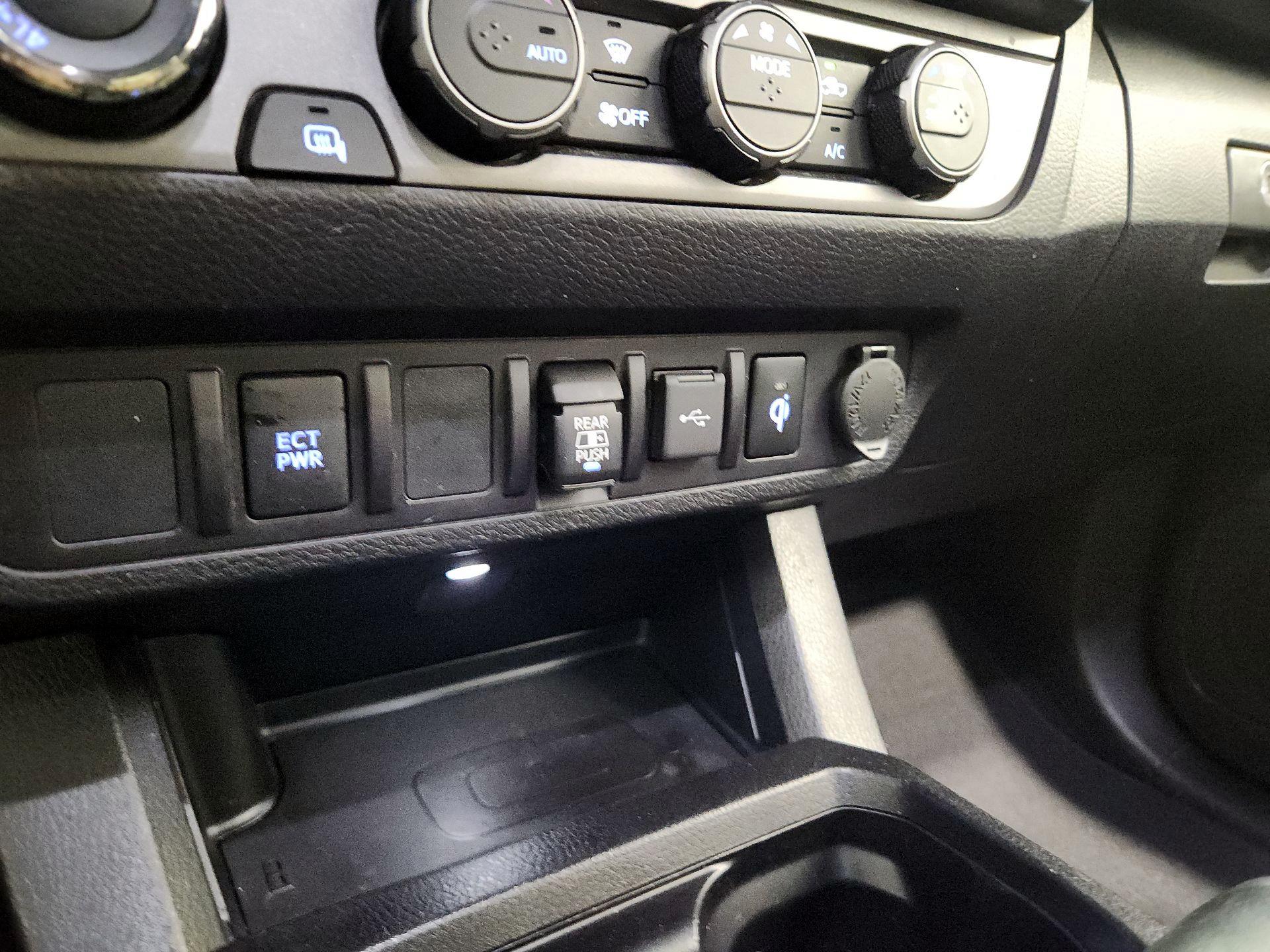 Thumbnail: 2021 Toyota Tacoma - 18