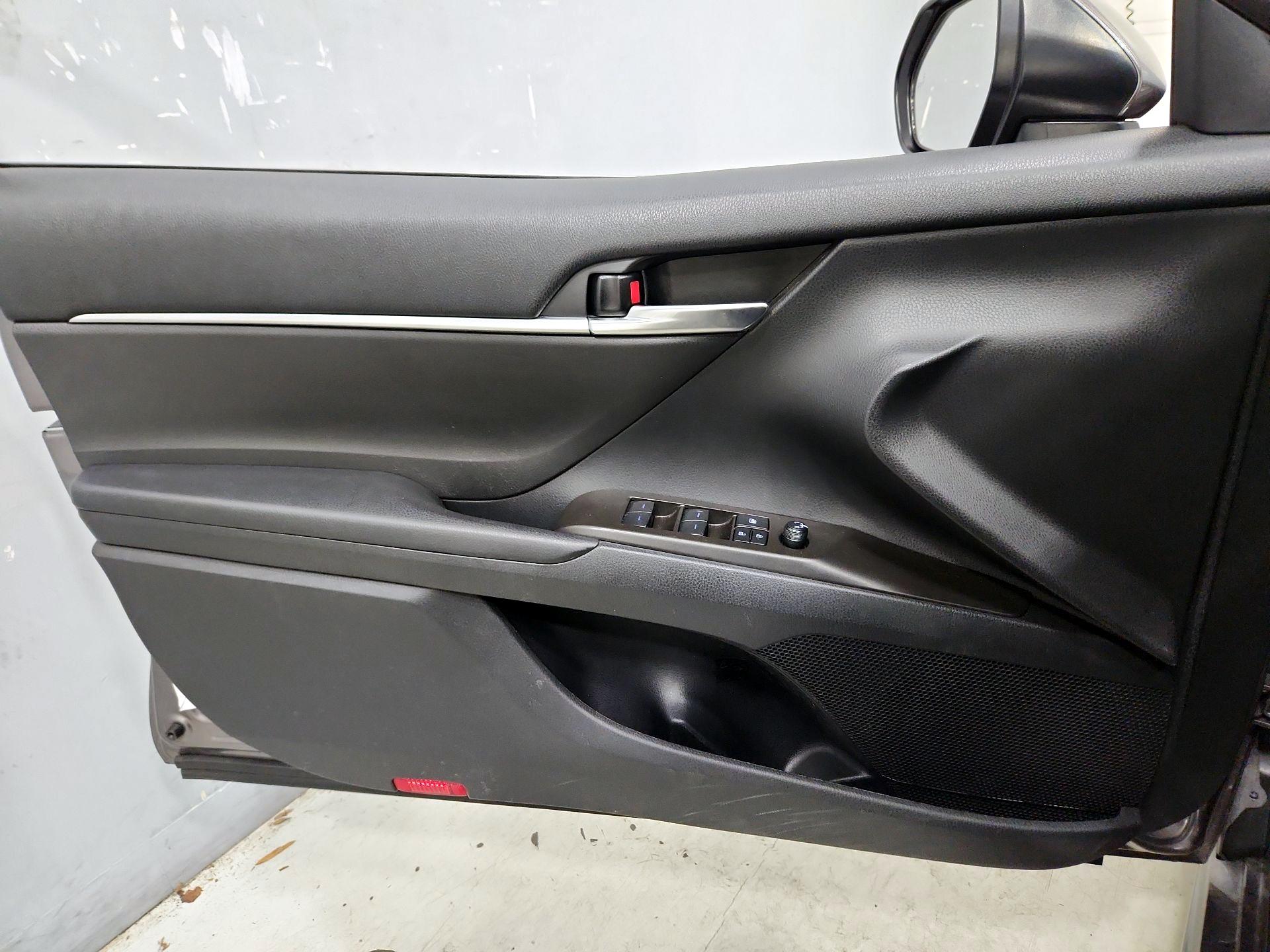 Thumbnail: 2022 Toyota Camry - 12